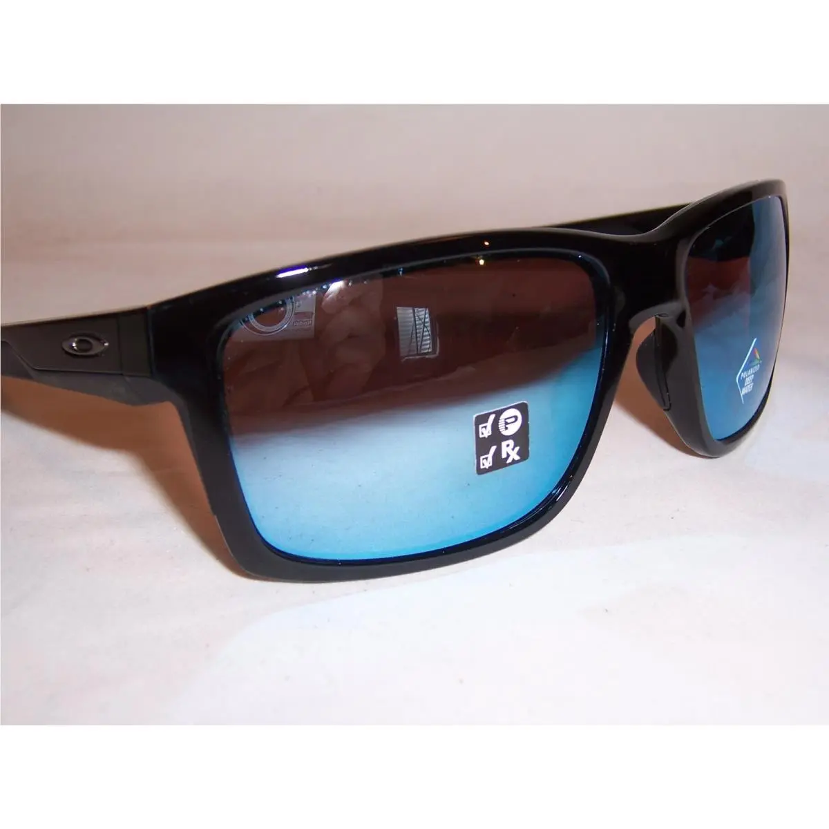 Oakley Sunglasses Mainlink OO9264-47 Black/ Deep Water Polarized