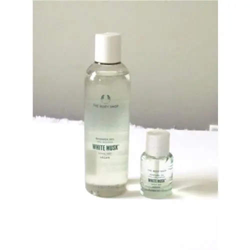 The Body Shop Set of White Musk Vegan Perfume Oil Shower Gel