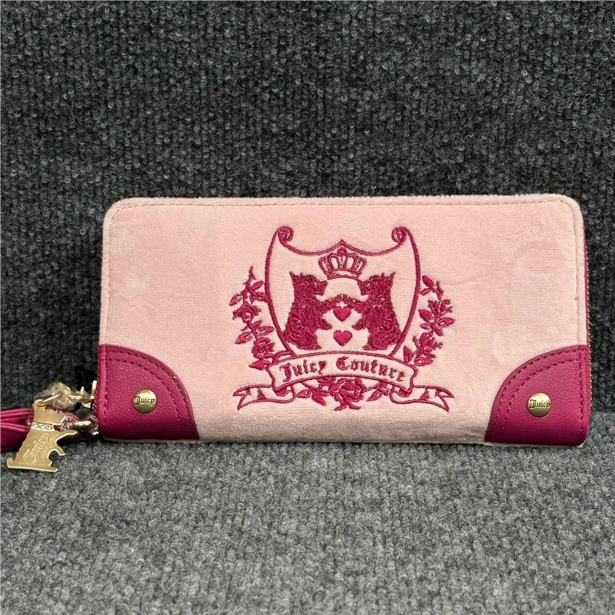 Wallet Wristlet Womens One Size Pink Dog Velvet Zip Around Charm by Juicy Couture