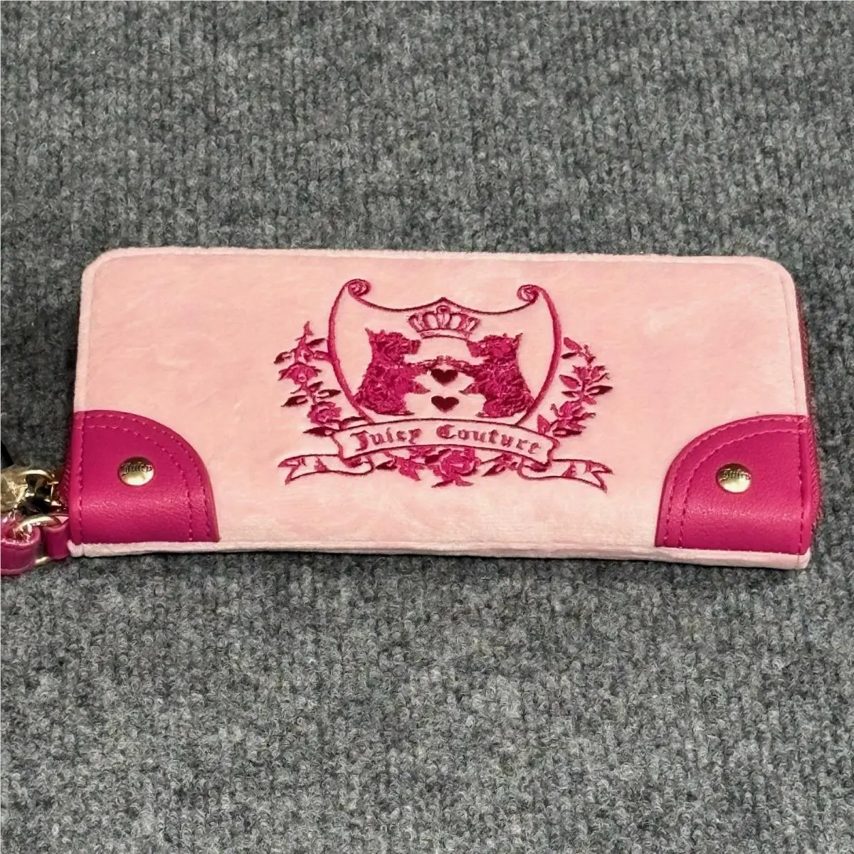 Wallet Wristlet Womens One Size Pink Velvet Crest Zip Around Dog by Juicy Couture