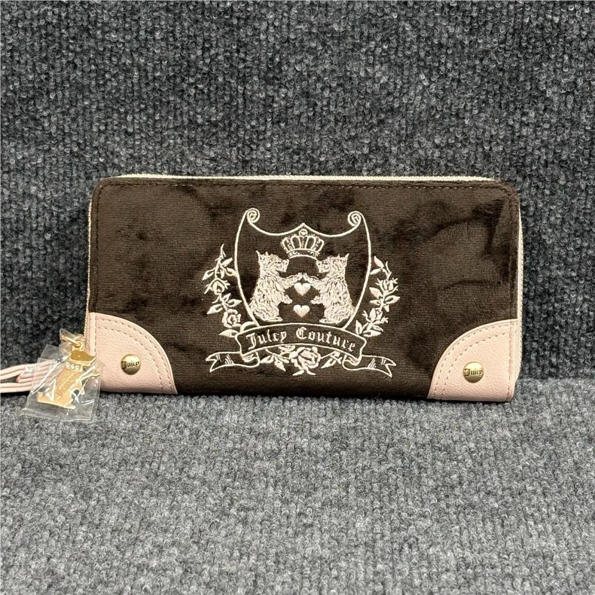 Wallet Wristlet Womens One Size Pink Brown Velvet Crest Zip Around by Juicy Couture
