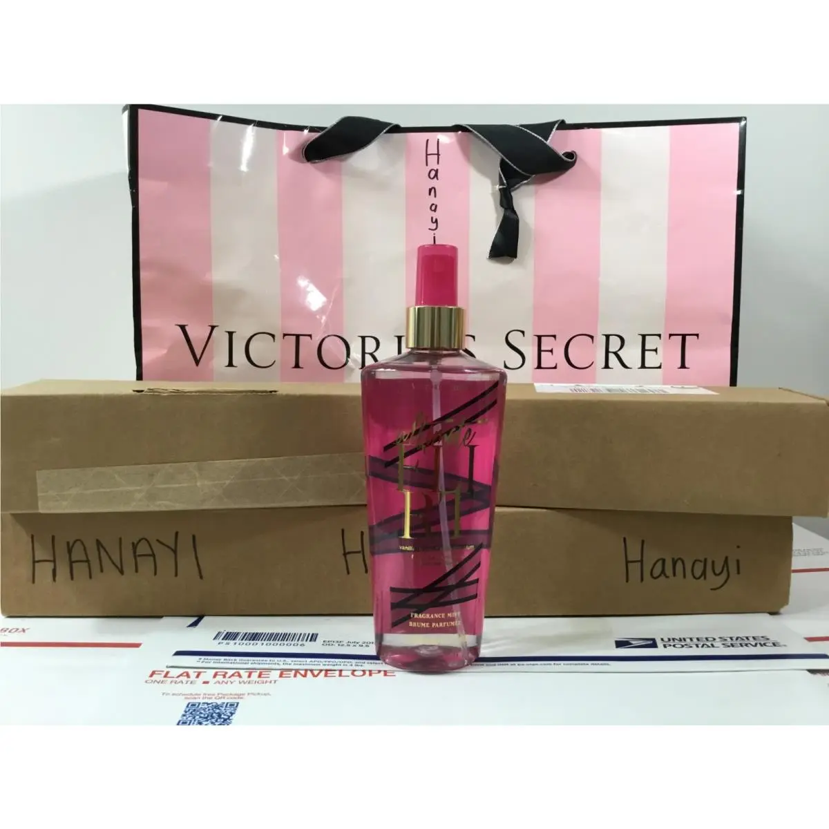 Victoria`s Secret Ultimate Flirt Fragrance Mist 8.4 OZ