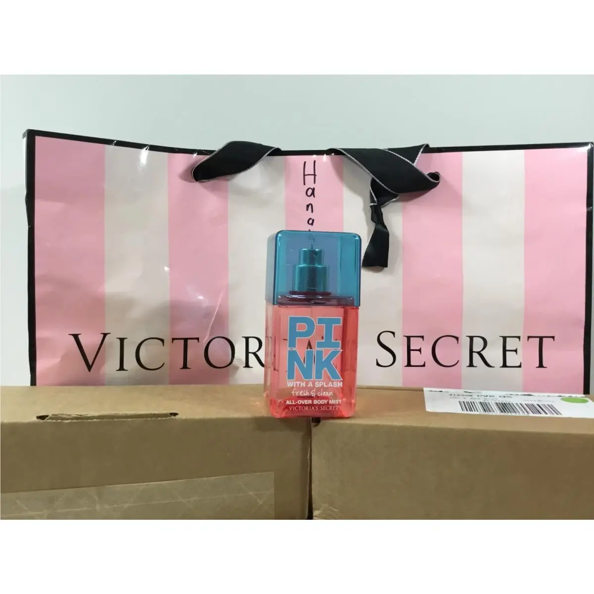 Victoria`s Secret Pink with A Splash Fresh Clean All-over Body Mist 4.2 OZ