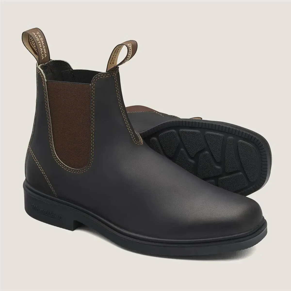 D3979 Mens Brown Stout 062 Leather Chelsea Dress Boot Size US 13 by Blundstone