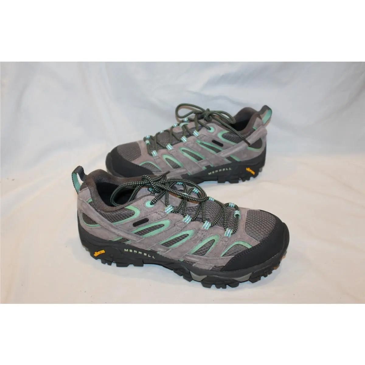 Merrell Women`s Moab 2 Waterproof Drizzle Mint Gray Hiking Shoes SZ 10