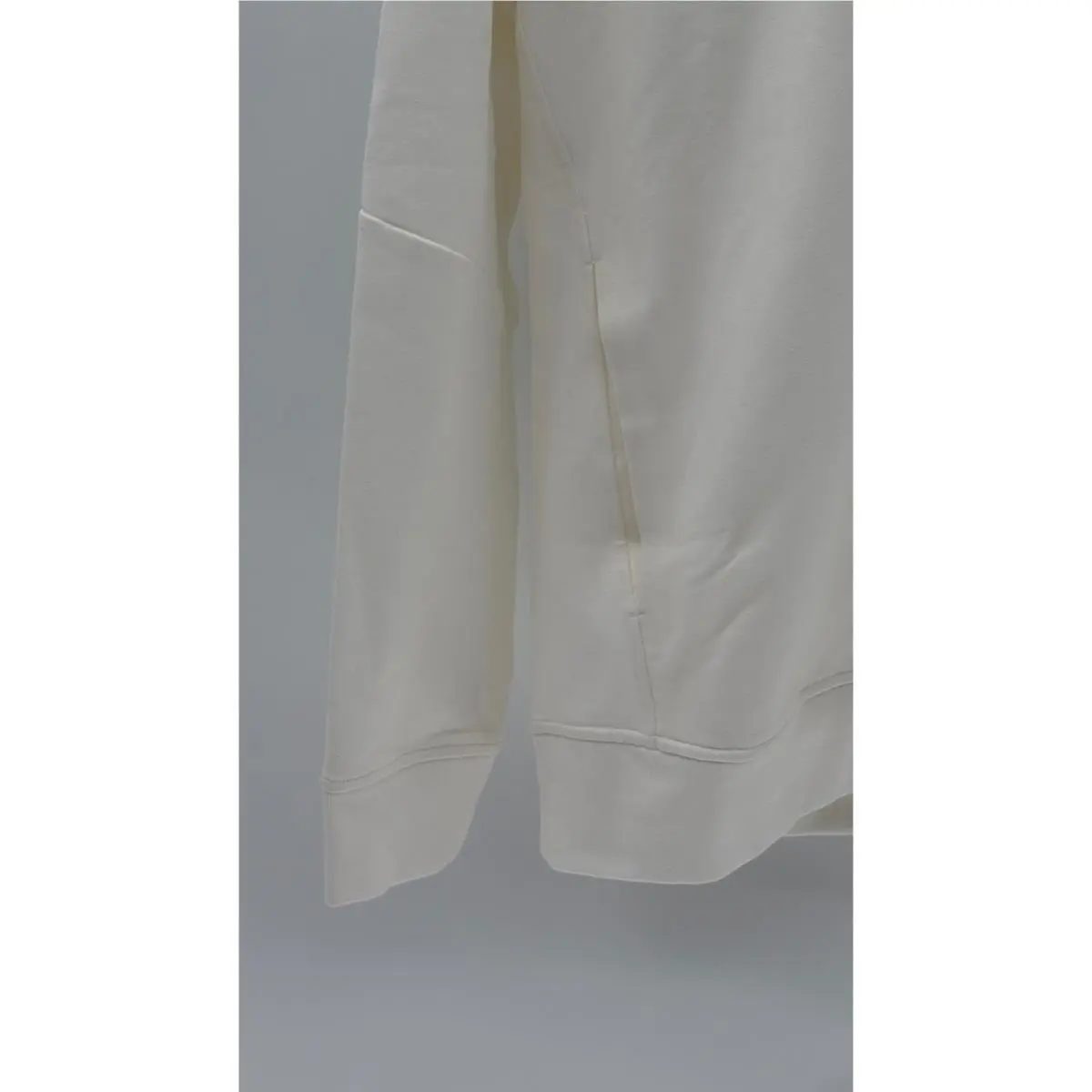 Lululemon clothing - White 2