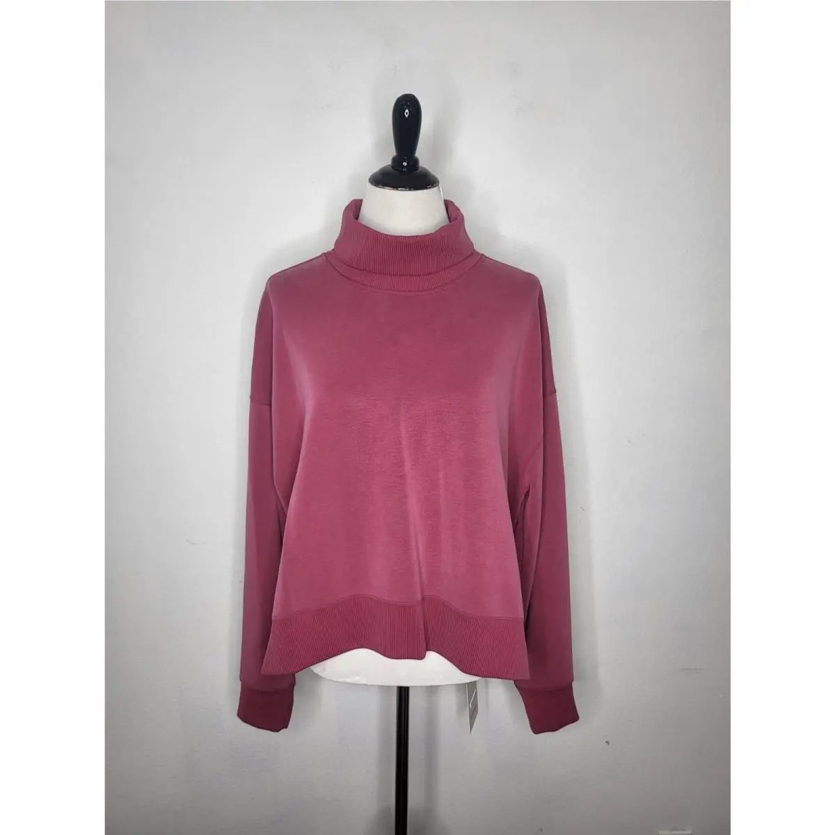 Lululemon Softstreme Turtleneck Pullover High Slits Pomegranate Women`s Size 10
