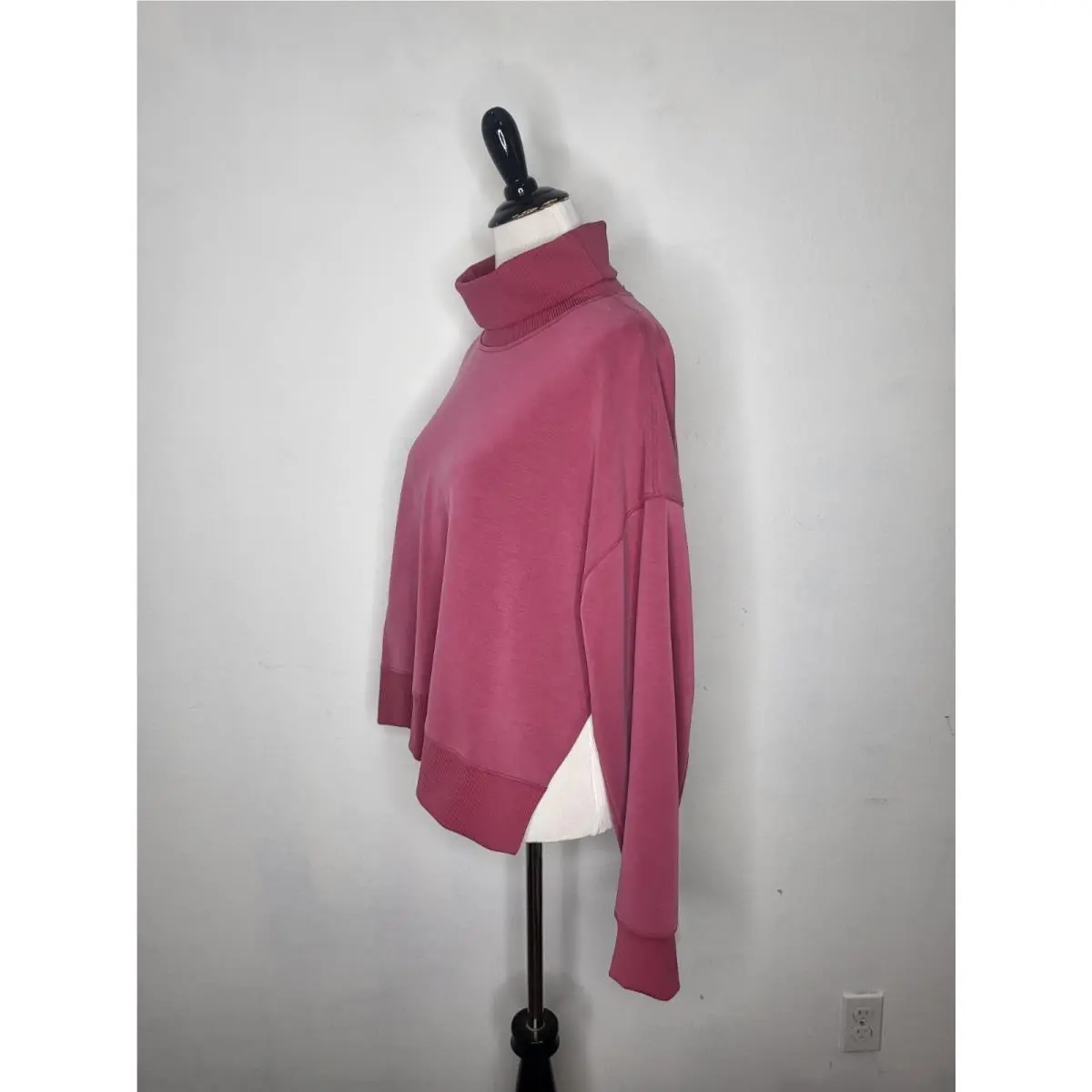 Lululemon clothing - Pink Red 2