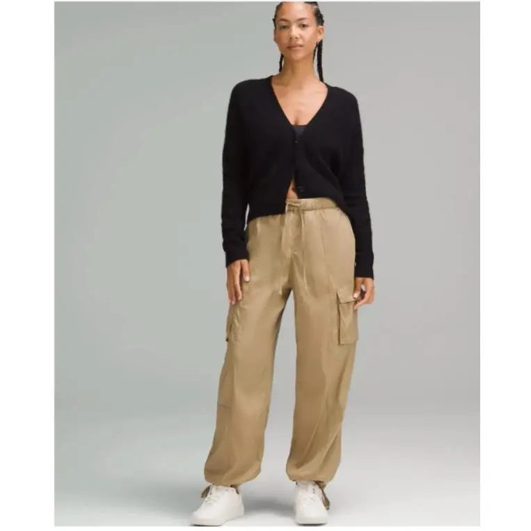 Lululemon Lightweight Adjustable MR Cargo Pants Brown Size S