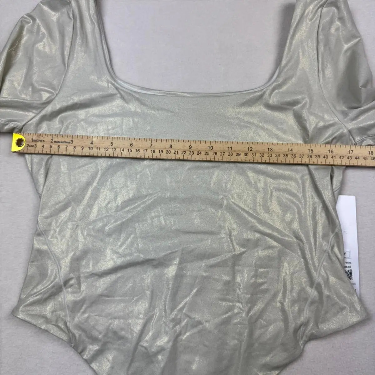 Lululemon clothing - Gold 4