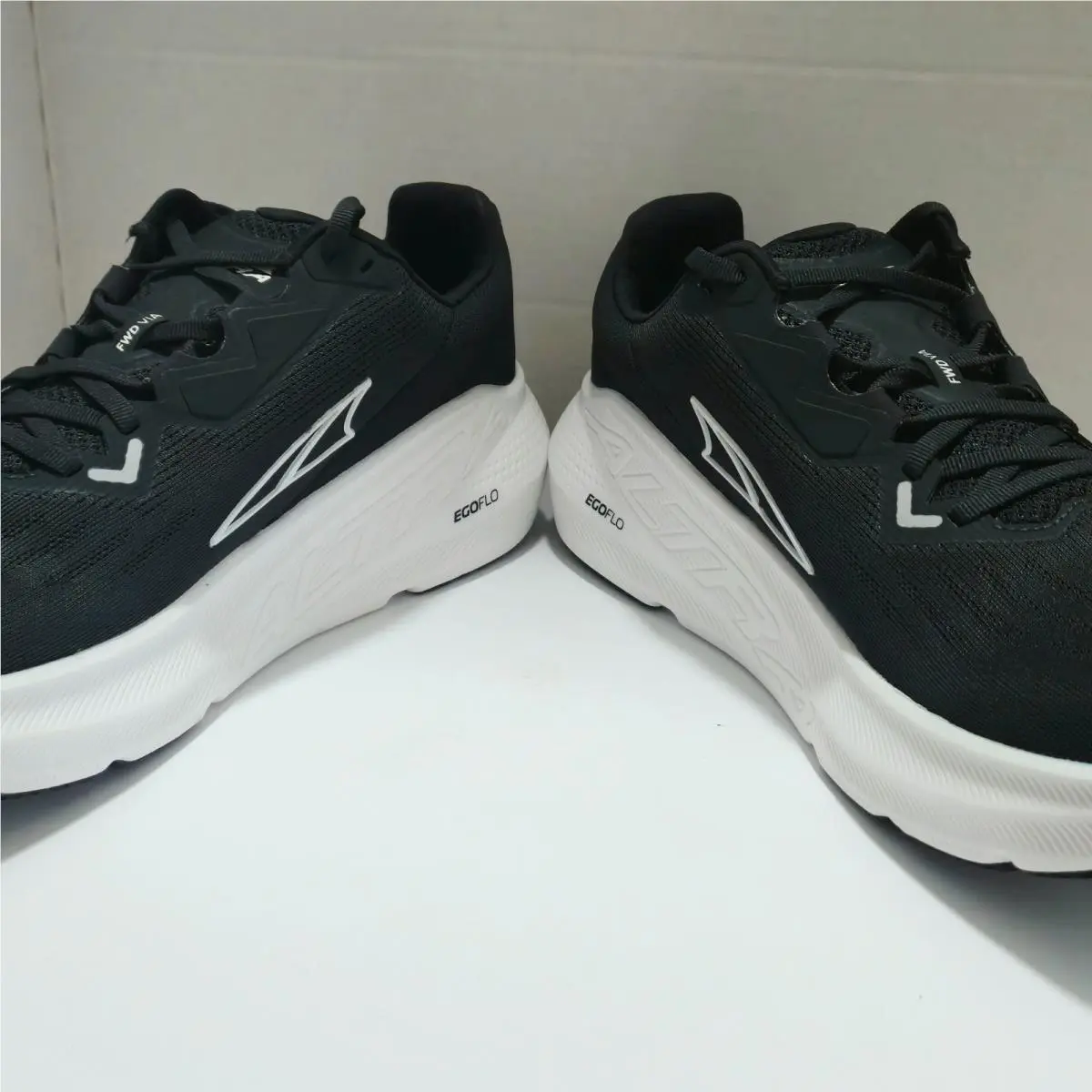 Altra shoes - Altra FWD Via - FWD Via - AL0A85PN010 - Black 1