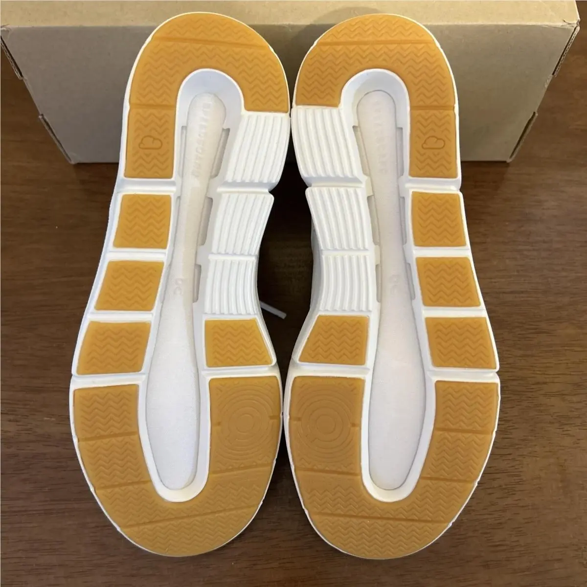 On-Running shoes - On THE ROGER - THE ROGER - 9898327 - White 5