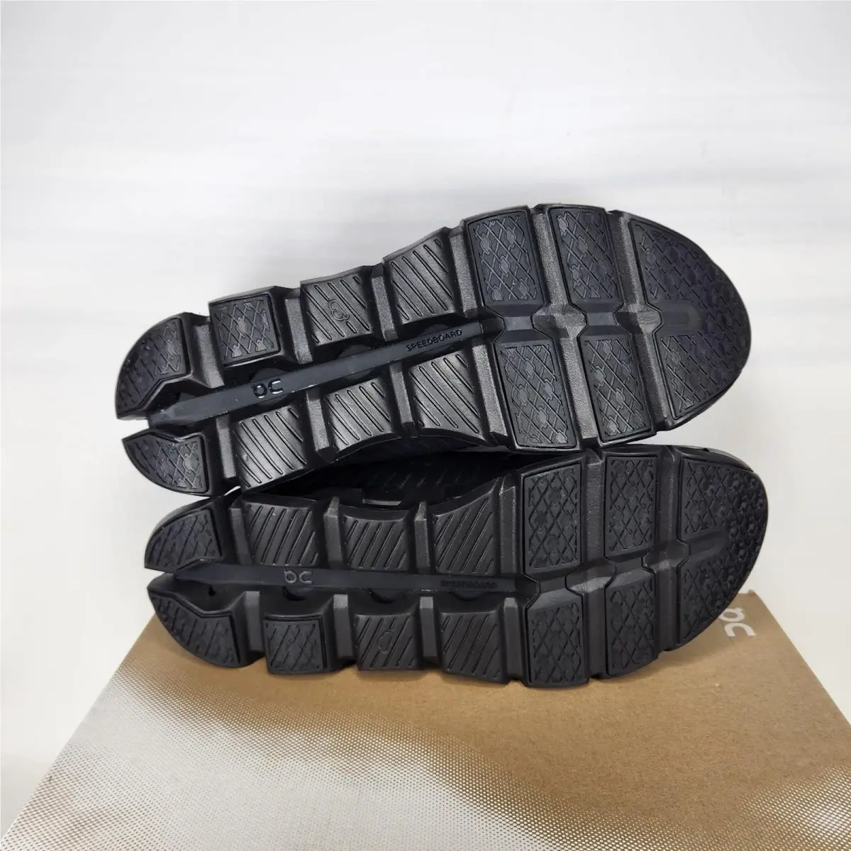 On-Running shoes - Cloudswift 4 - Cloudswift - Black 3