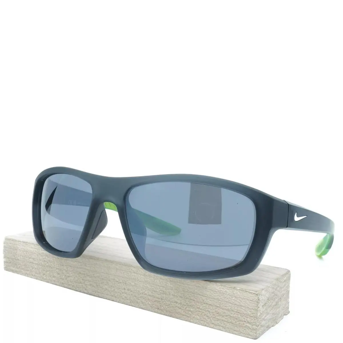 Nike BRAZEN-BOOST-MI-CT8179-021-5716 Sunglasses 57mm