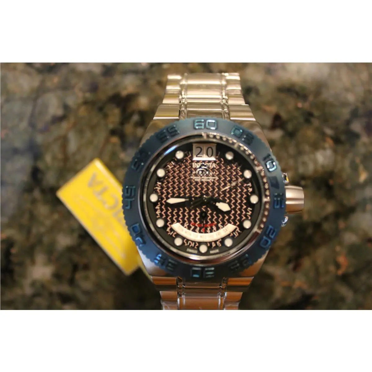 10884 Mid-size Subaqua Sport Swiss Qtz Carbon Fiber Watch by Invicta