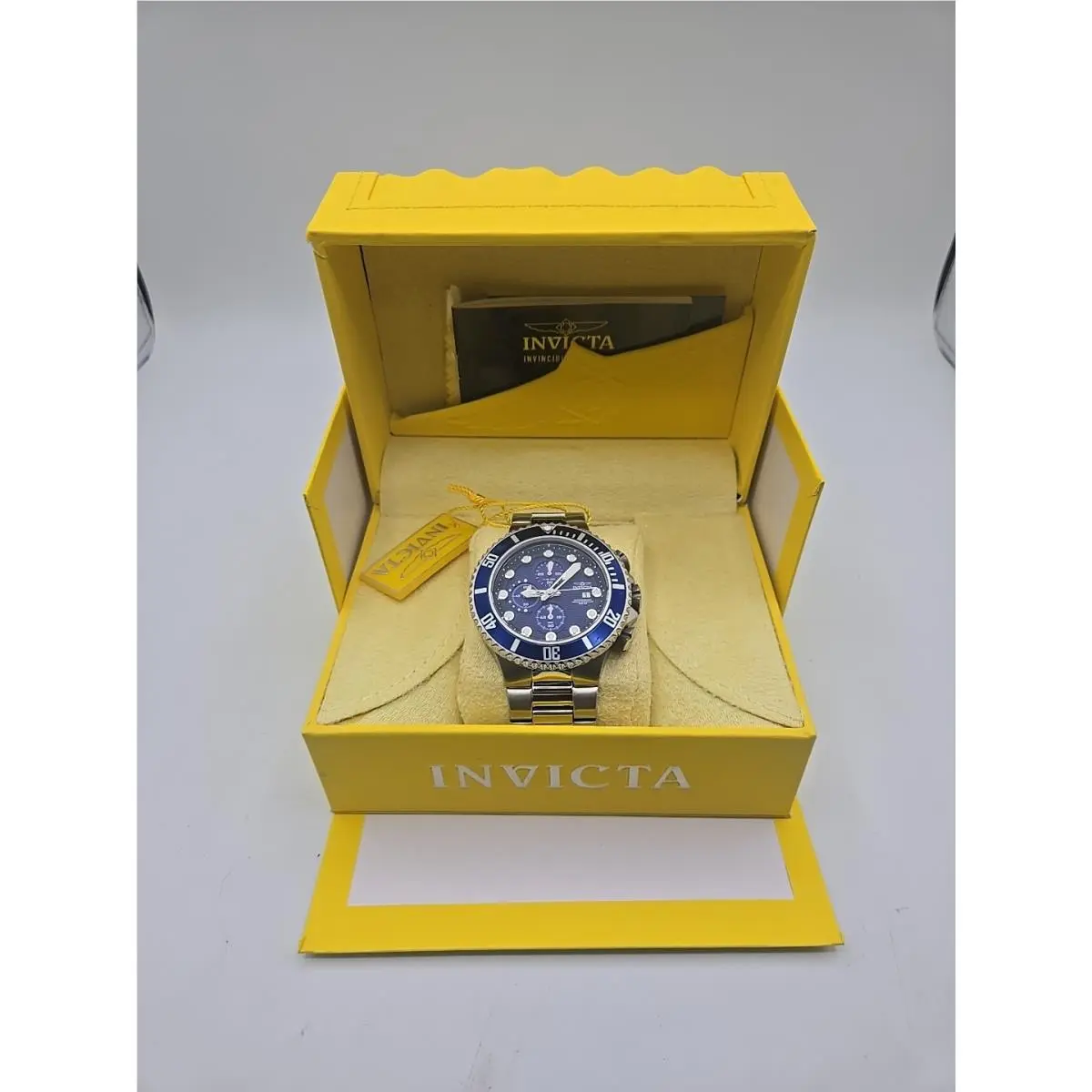 Pro Diver Master of The Oceans Model 18907 Chronograph Quartz by Invicta