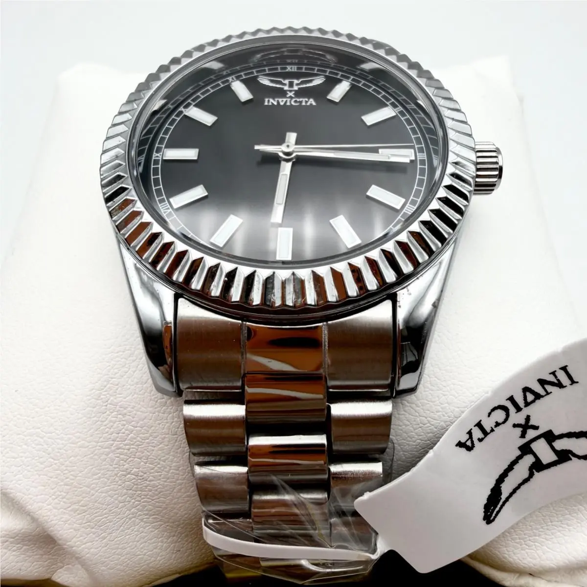 Men`s Invicta Black-silver Fluted-bezel Oyster-band Stainless Steel Watch