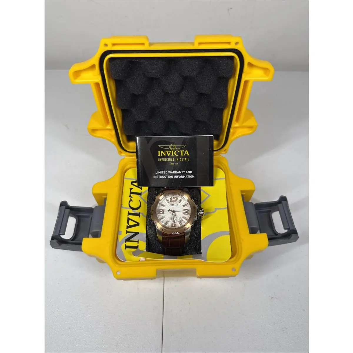 - Venom - Diamond Edition Swiss 515 Cream Dial - 52 Stones Mens Watch by Invicta