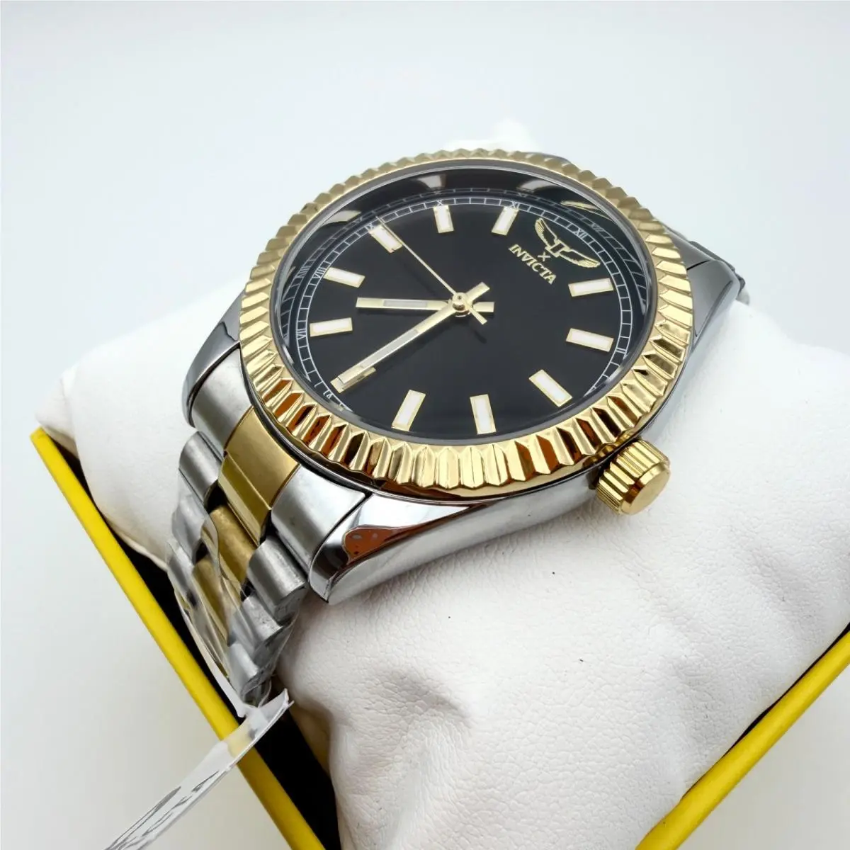 Men`s Invicta Black Duo-tone Gold-silver Fluted Oyster Stainless Steel Watch