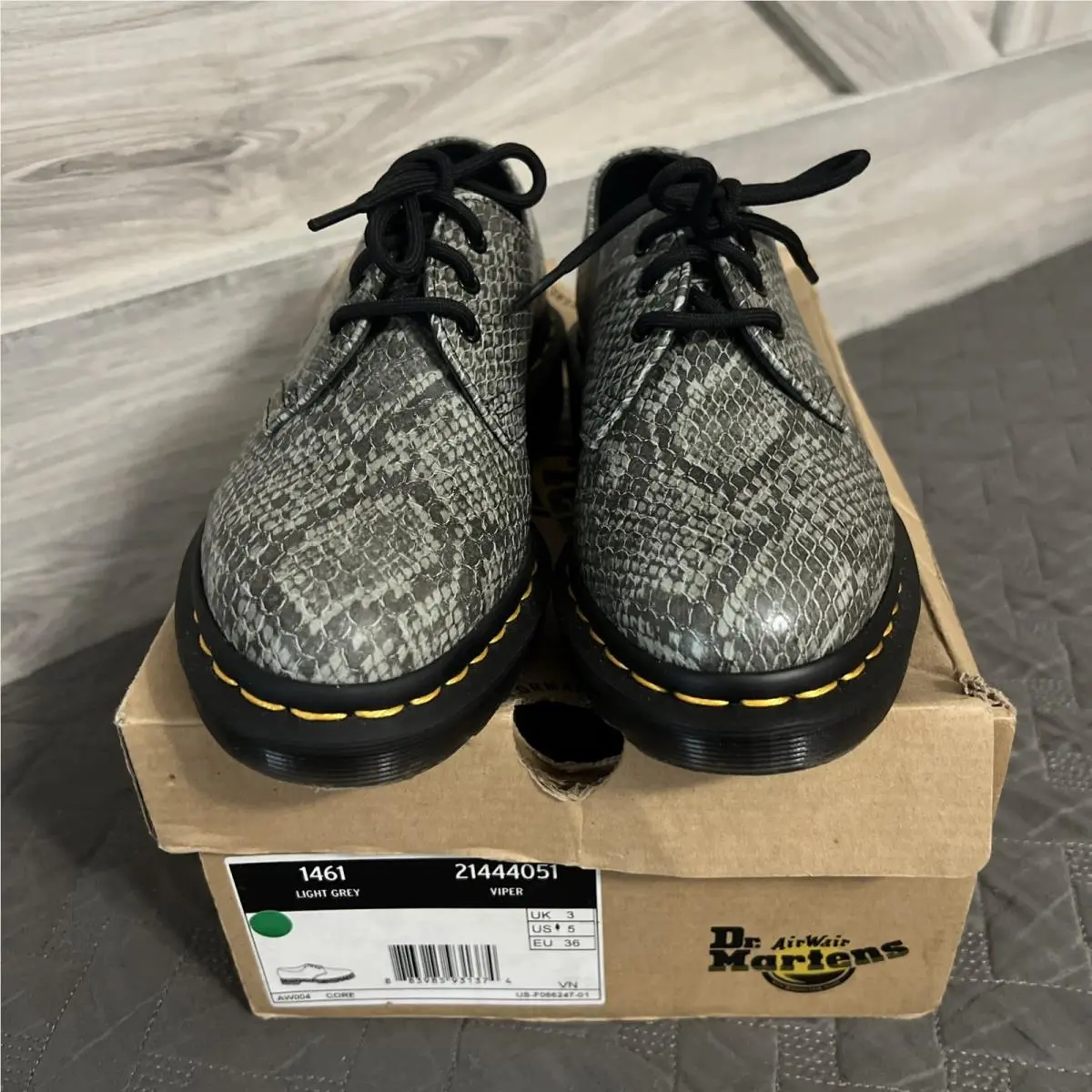 Dr Marten Air Wair 1461 Grey Viper Snake Print Womens Shoes US Size 5 Retired by Dr. Martens
