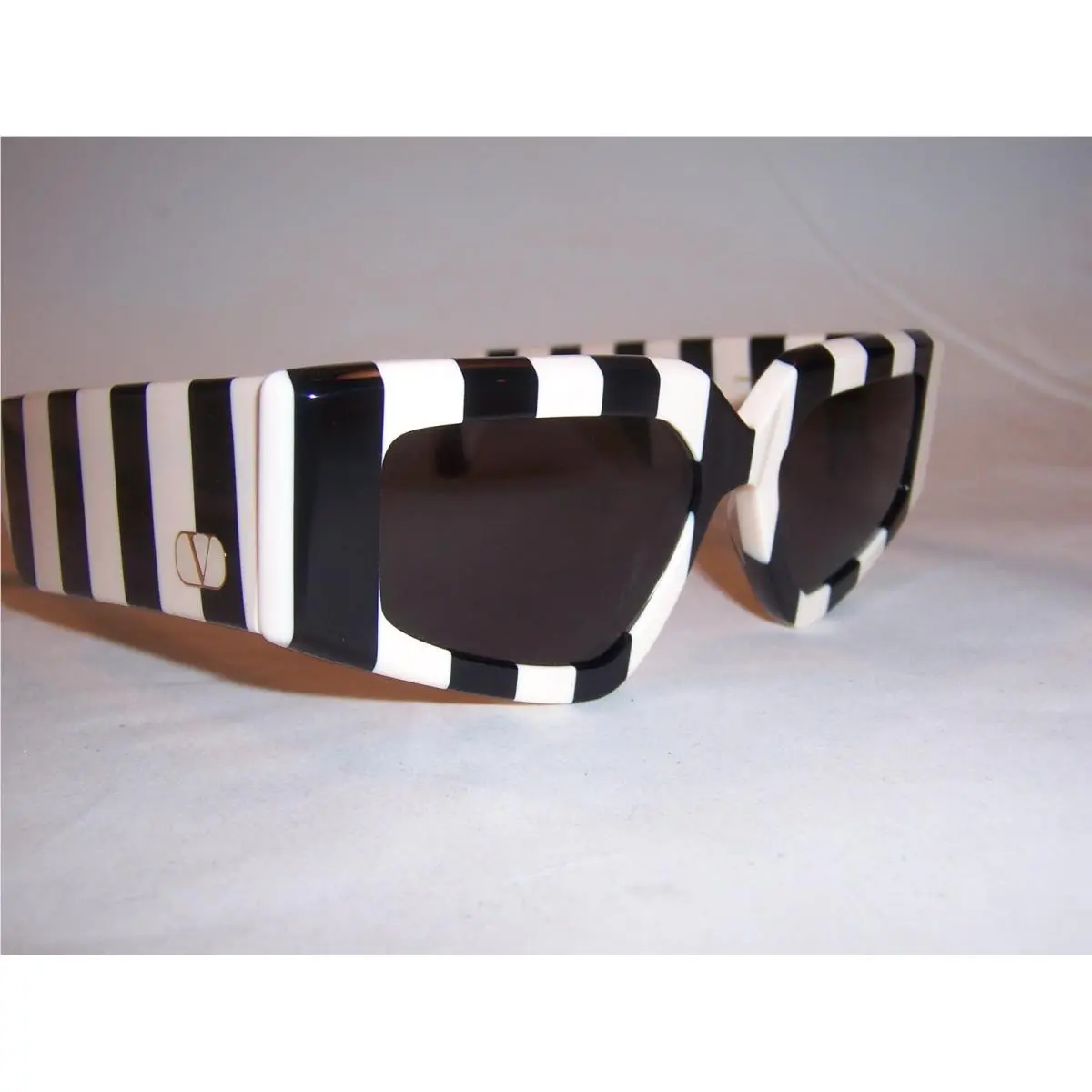 Sunglasses VG 0006S 004 Ivory/gray 53MM by Valentino