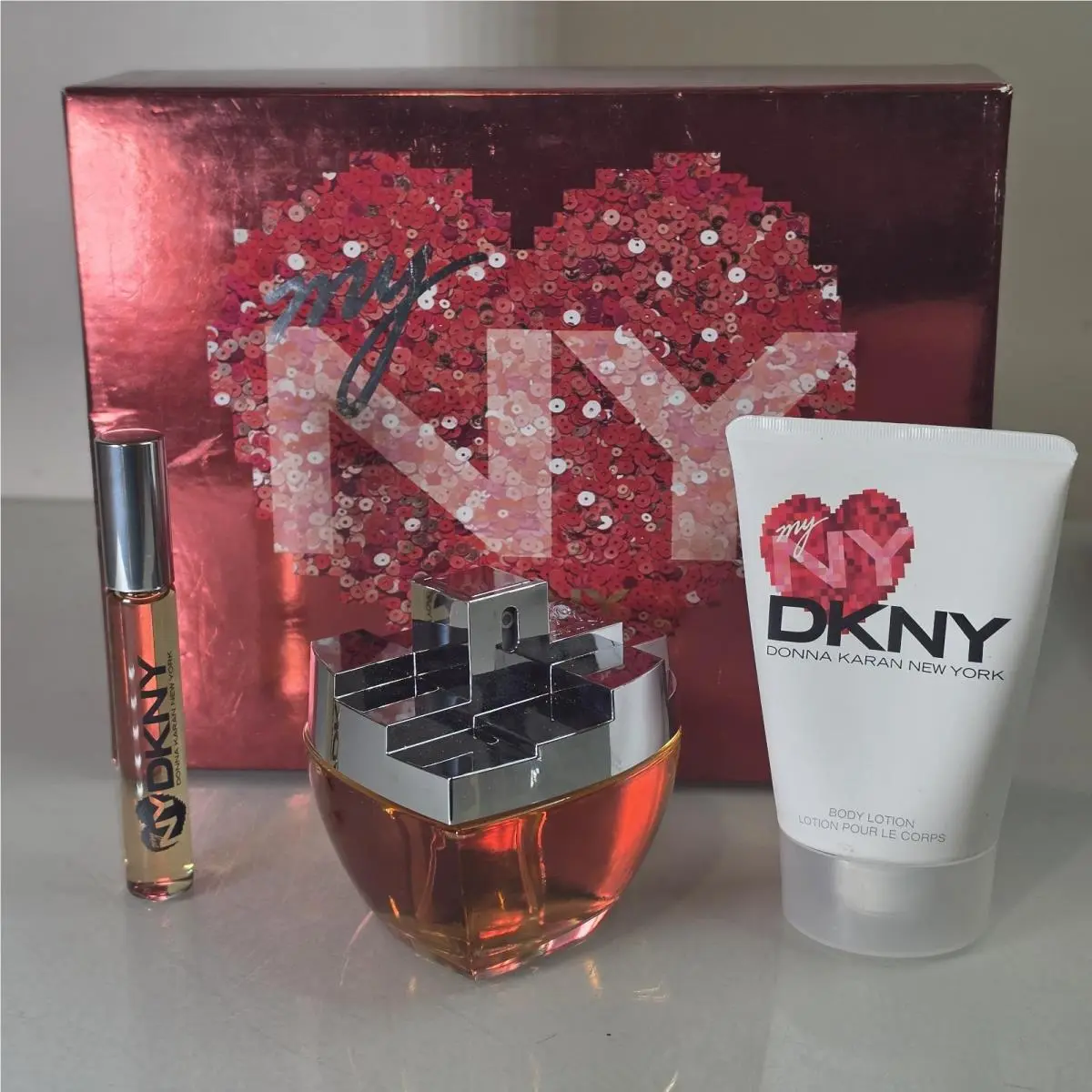 Dkny MY NY Eau de Parfum Spray 3.4 fl oz Gift Set Lotion Rollerball - Read