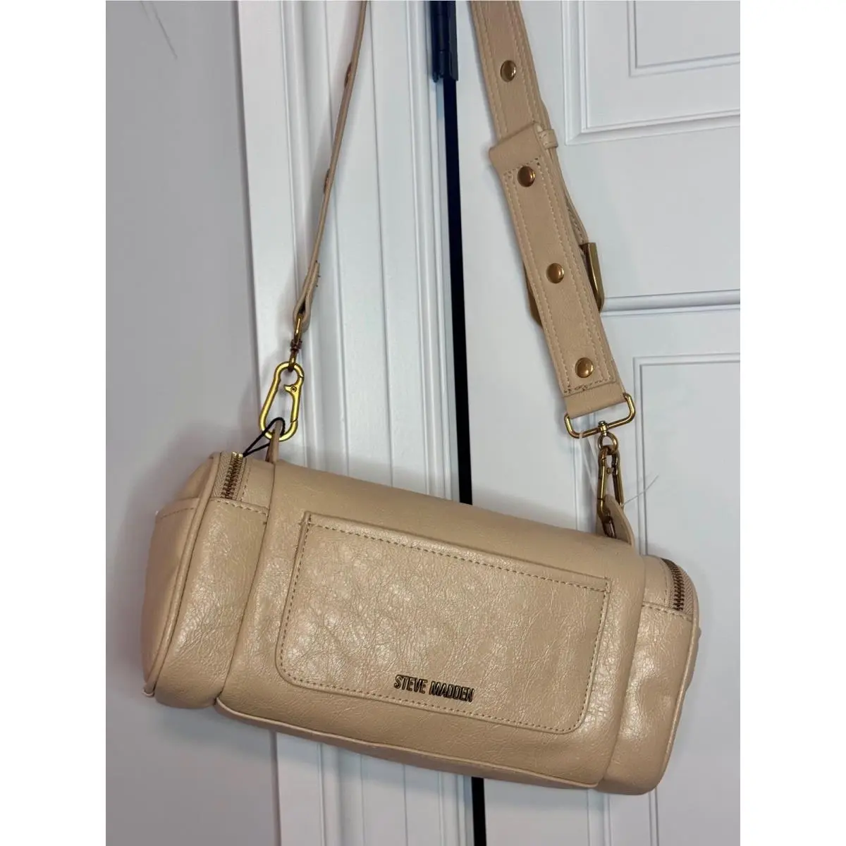 Y2K NY It Girl Barrel Shoulder Bag  Chunky Chains Pebbled Beige by Steve Madden