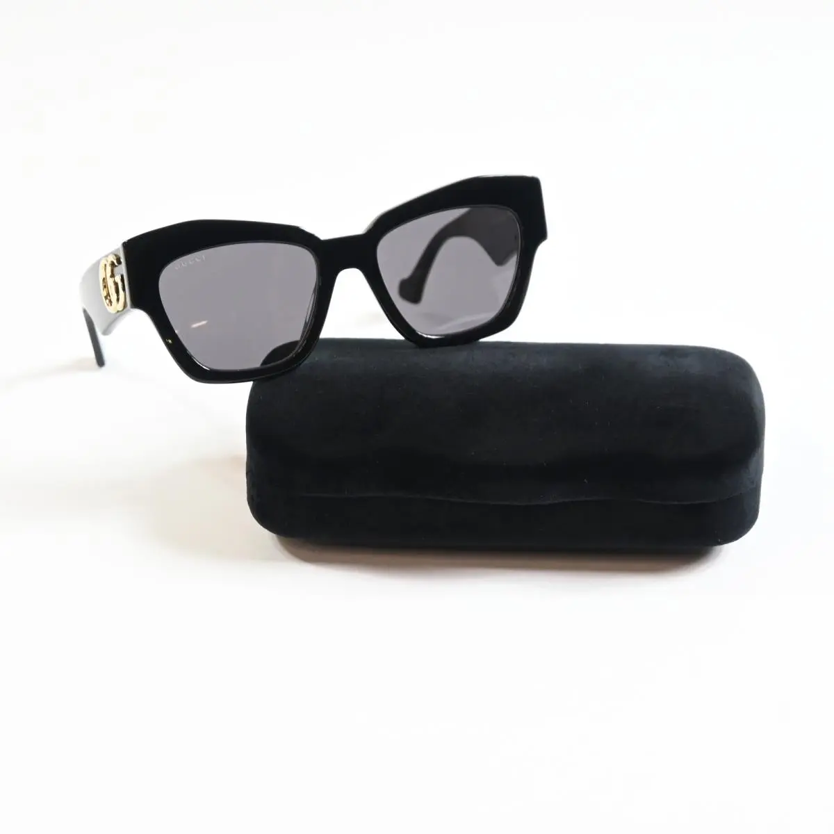 GG1422S 001 Womens Sunglasses Black/gold 55mm by Gucci