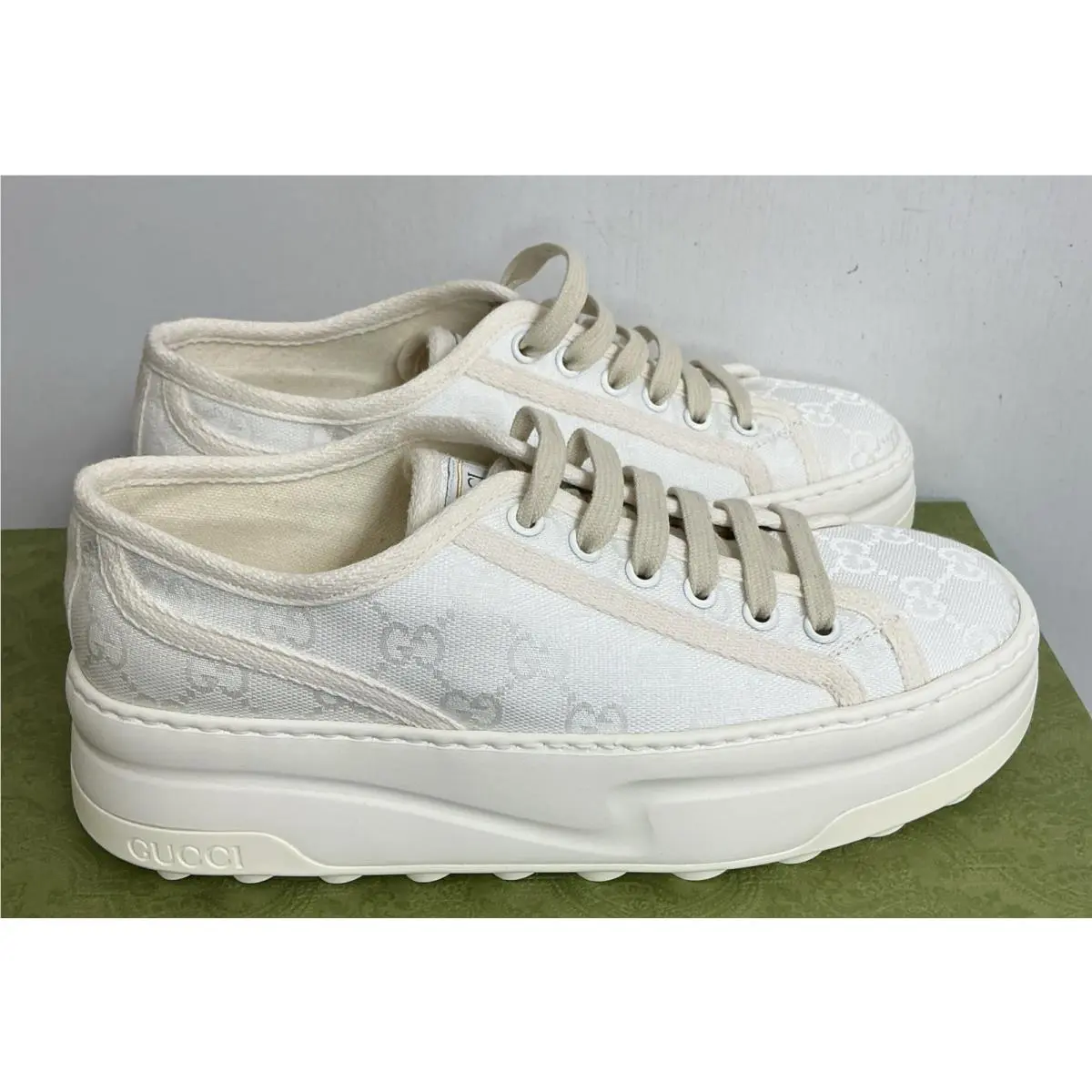 Gucci Sneaker 1977 Platform Sneaker White Monogram Canvas Laceup Box Size 37