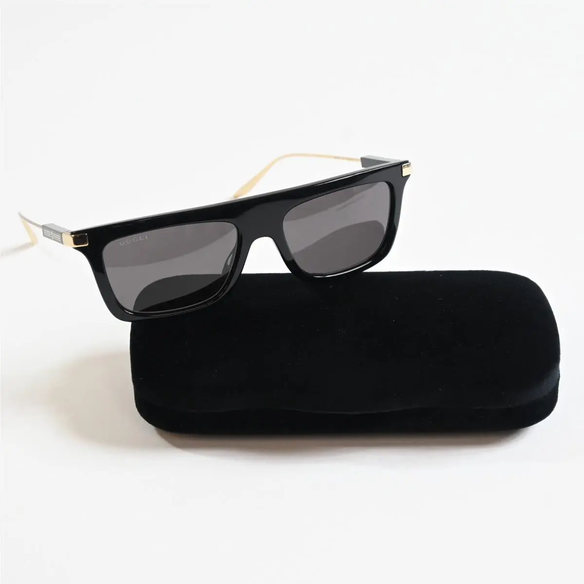 GG1437S 001 Mens Sunglasses Black/gold 55mm by Gucci