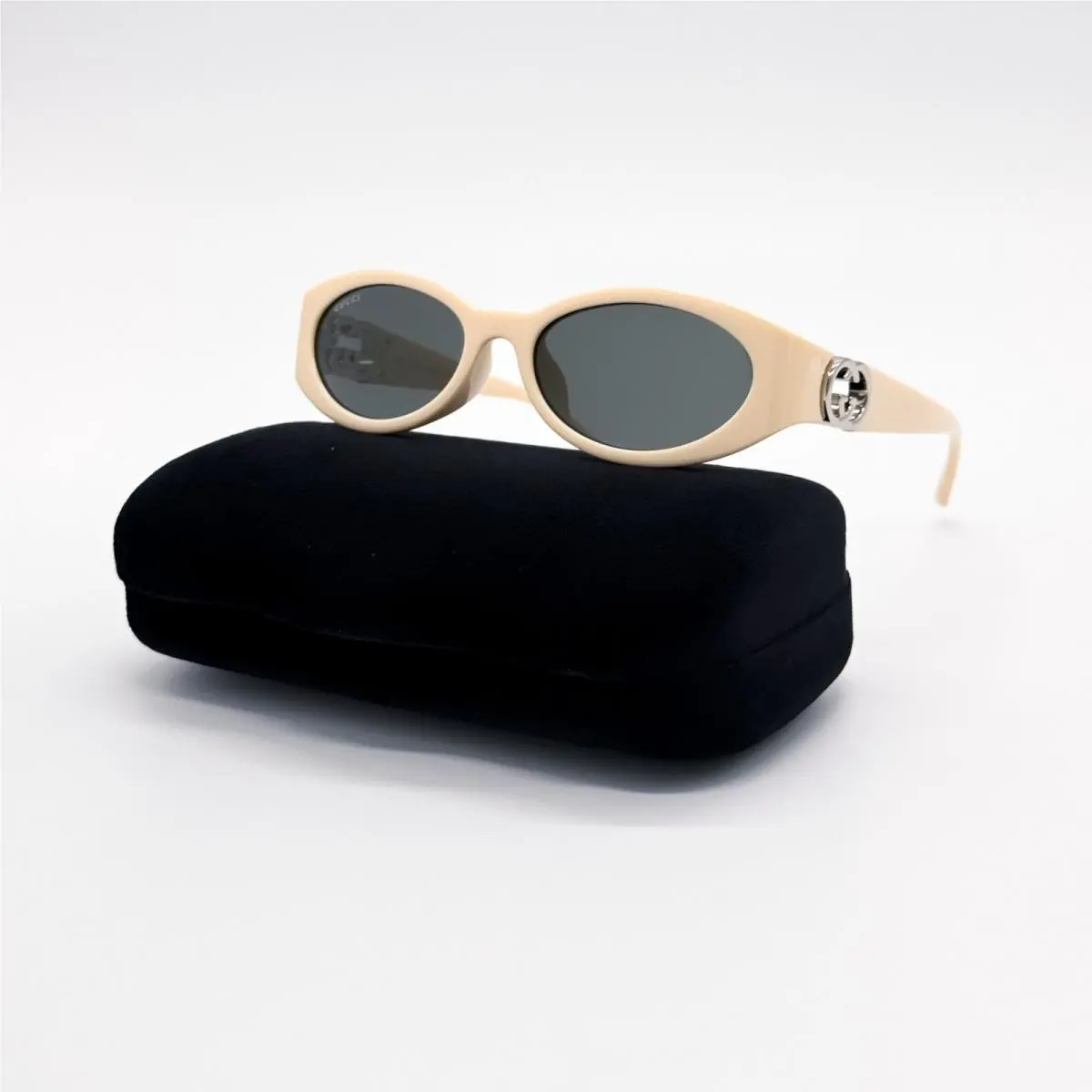 Gucci GG1662SA 004 White Gray Oval Women Sunglasses