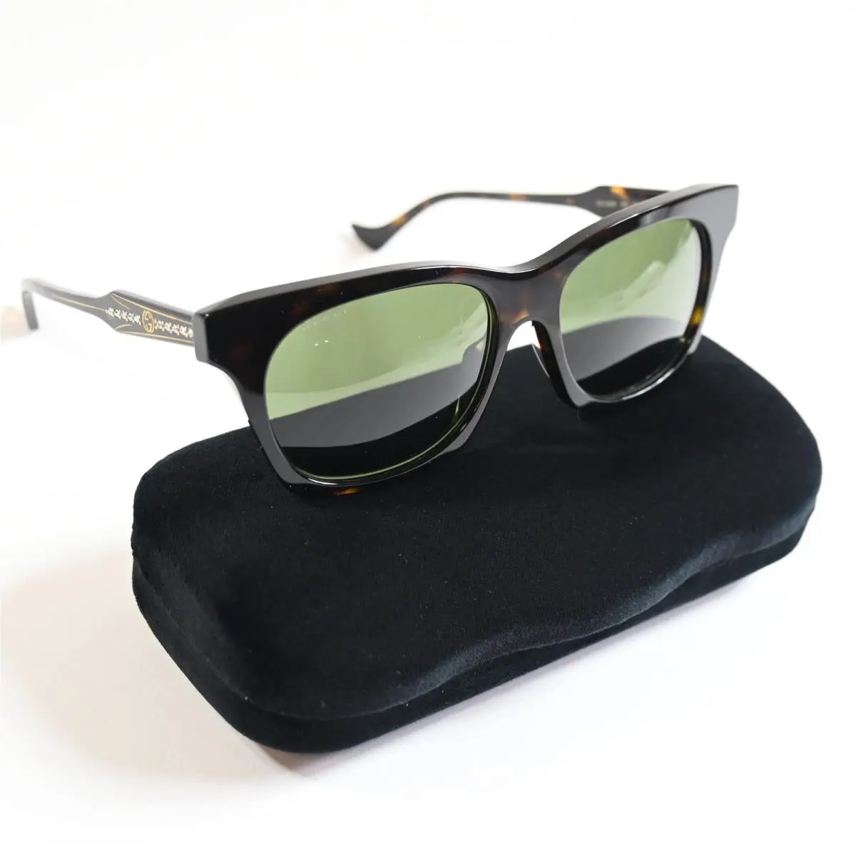 Gucci Women`s Winged Cat Eye Sunglasses One Size Designer Eyewear