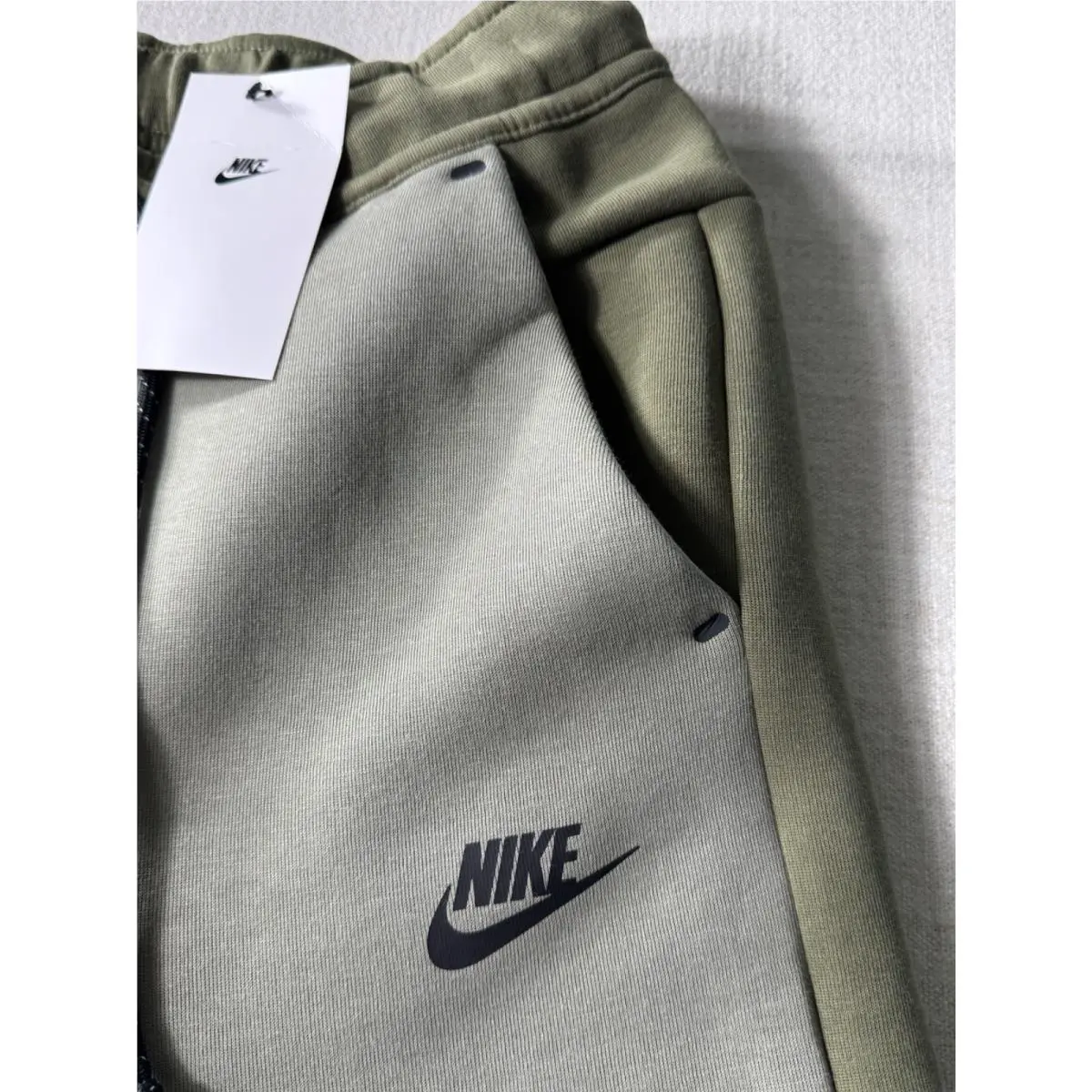 Nike clothing - Nike Tech - Tech - Green 1