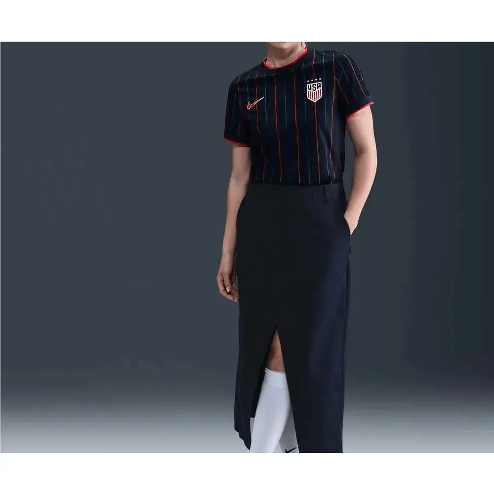 Nike clothing - Obsidian/Challenge Red (UPC: 197602237030) 4