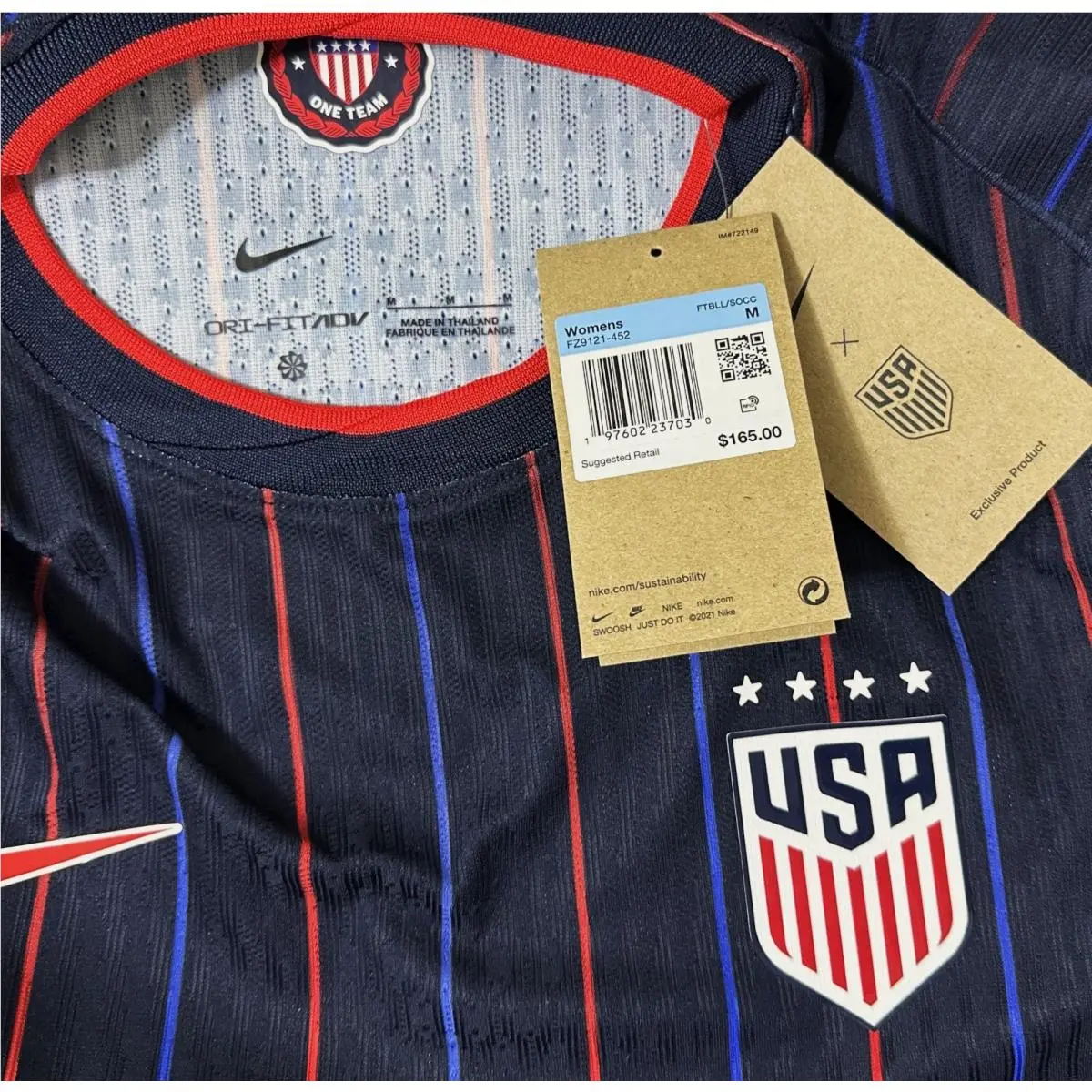 Nike clothing - Obsidian/Challenge Red (UPC: 197602237030) 5