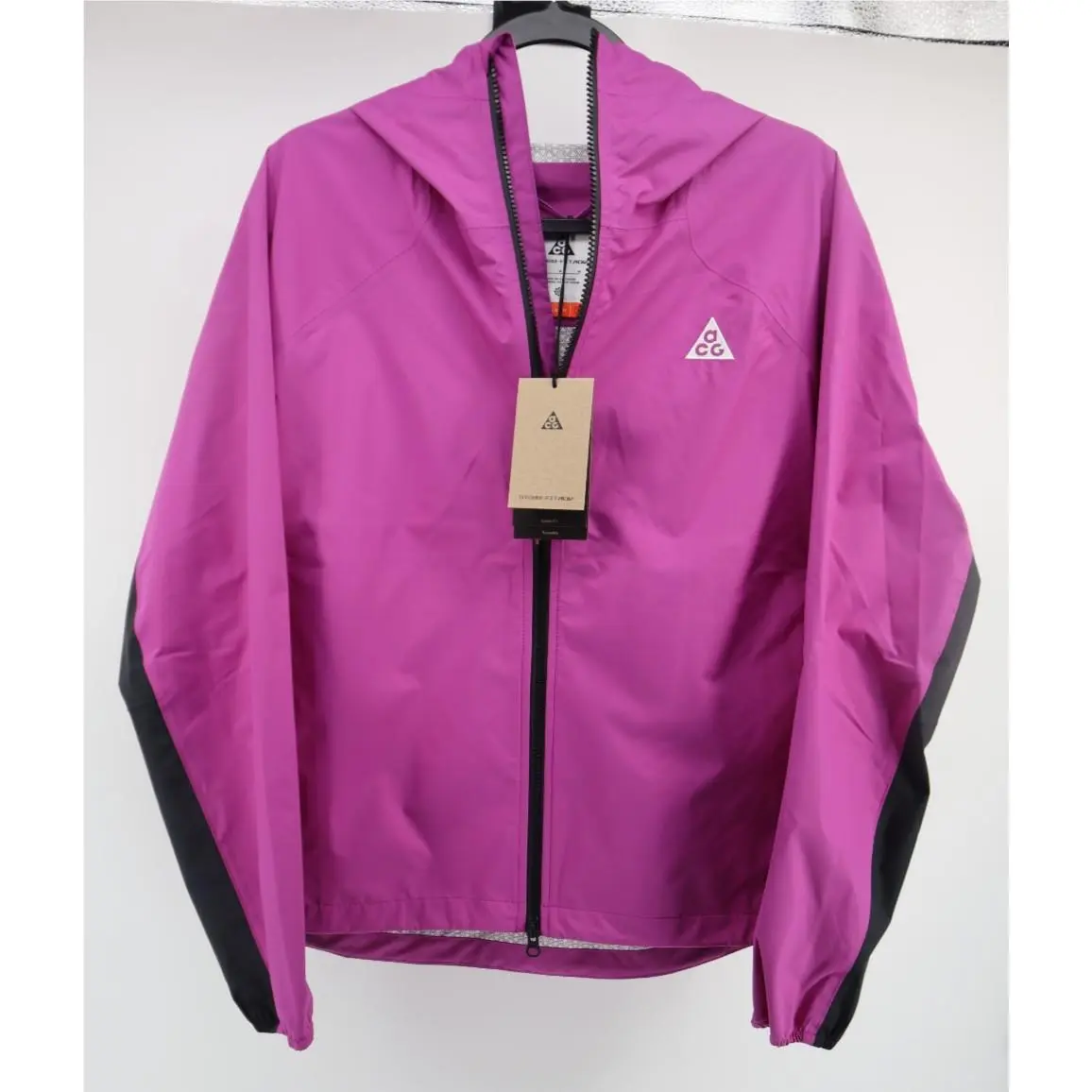Nike IF0101-551 Acg Phantazma Womens Size M Vivid Purple Storm-fit Adv Jacket