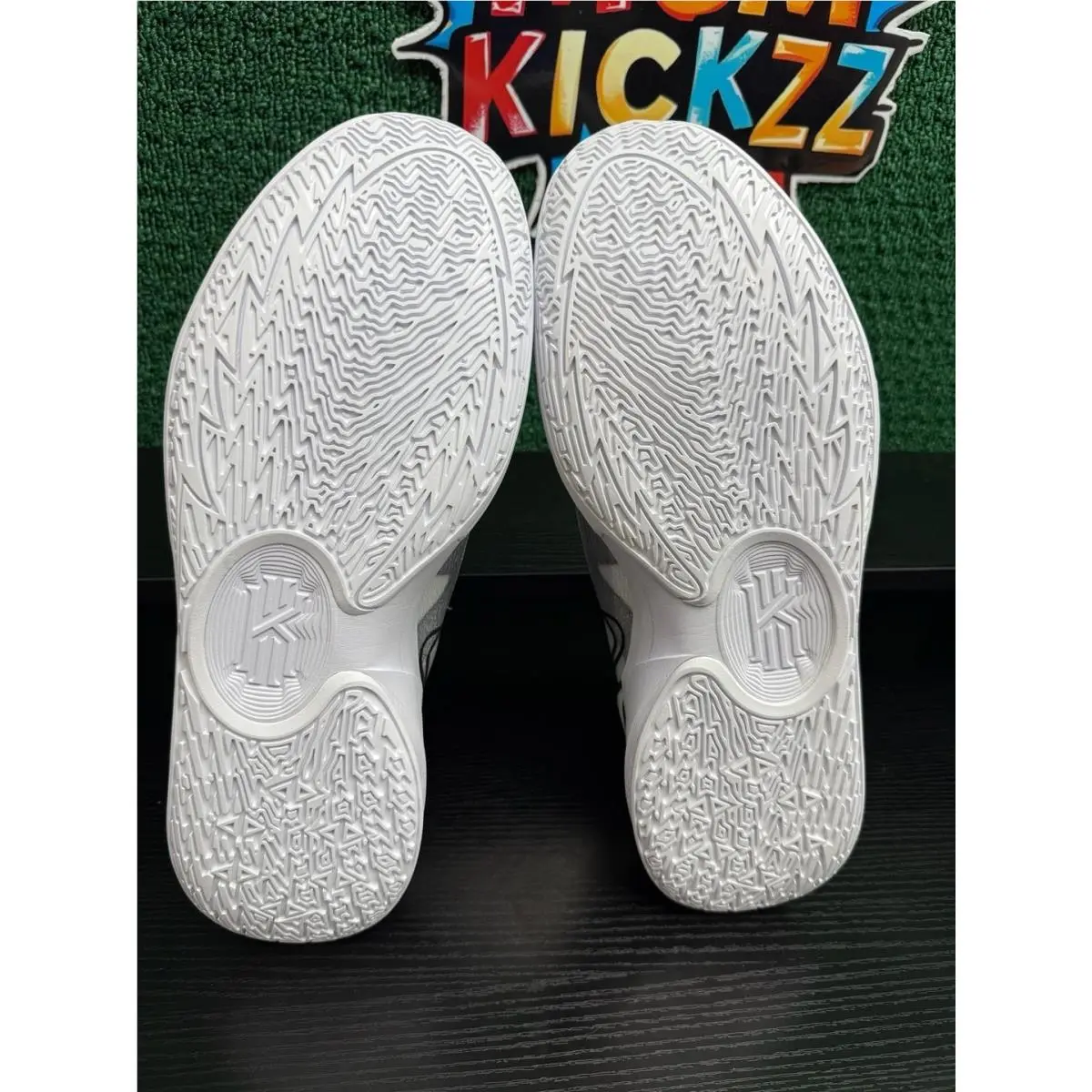 Nike shoes - Kyrie Low 5 - Kyrie Low - DX6651 100 - White 3