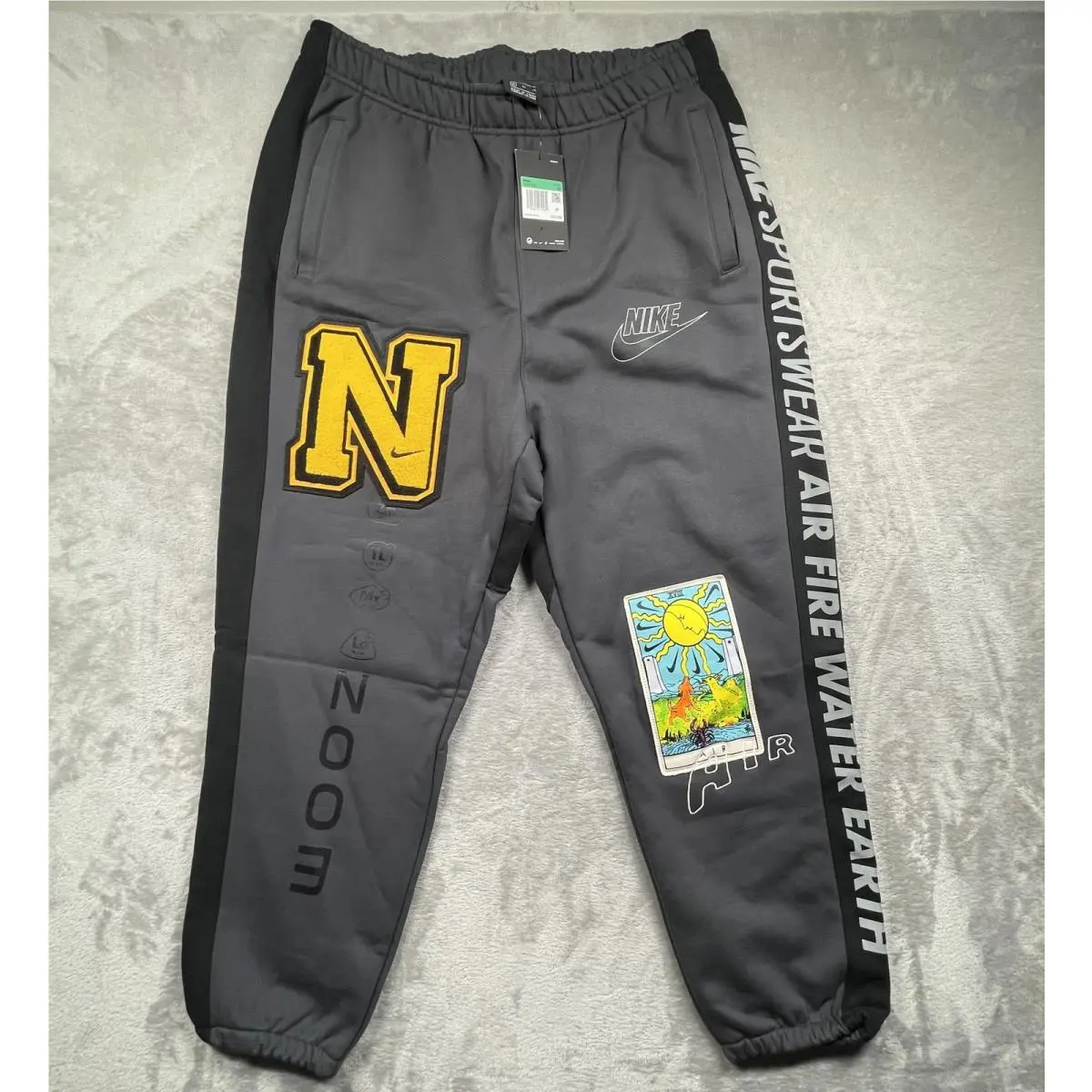 Nike Sportswear Element Patch Sweatpants Mens XL Gray Fleece Joggers DC2723-060
