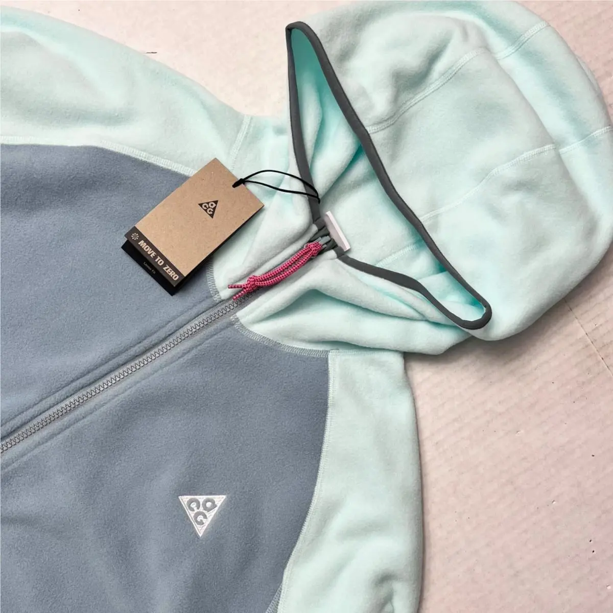 Nike clothing - Green (UPC: 198486858670) 0