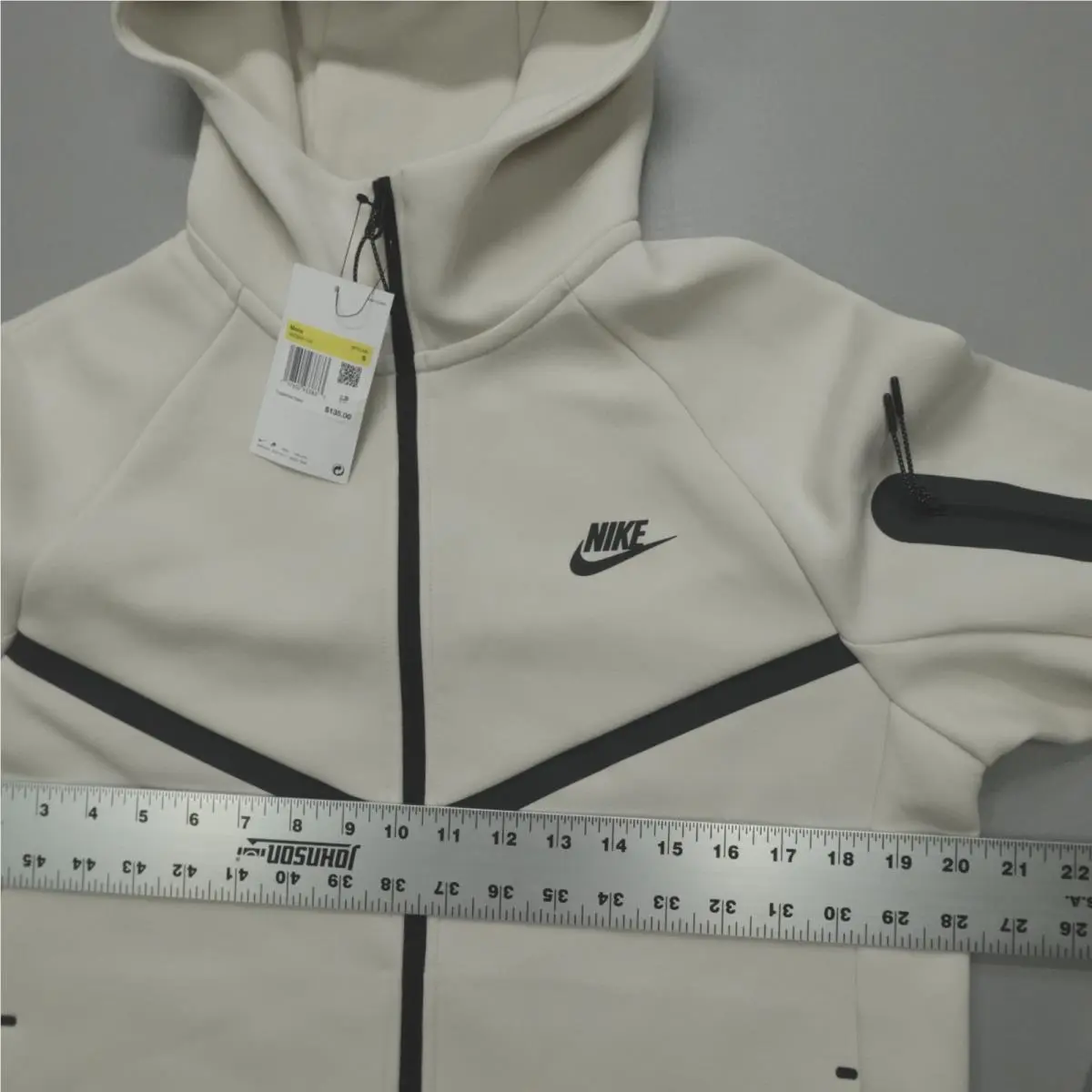 Nike clothing - Ivory 3