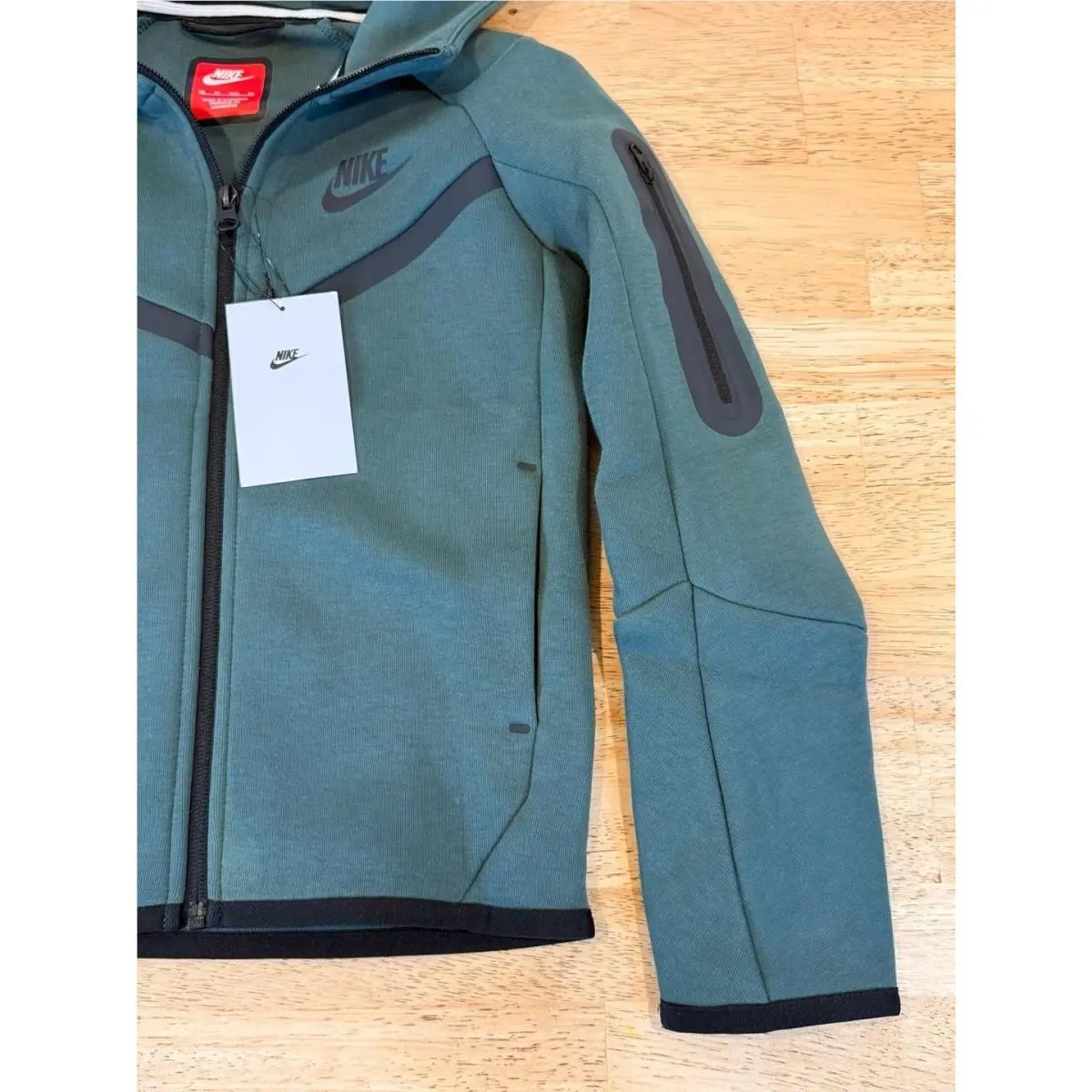 Nike clothing - Green 1