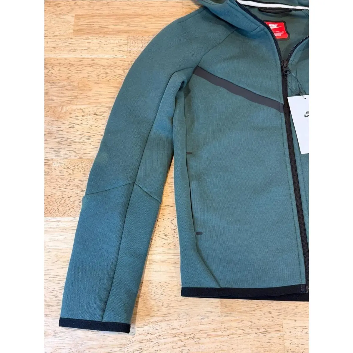 Nike clothing - Green 2