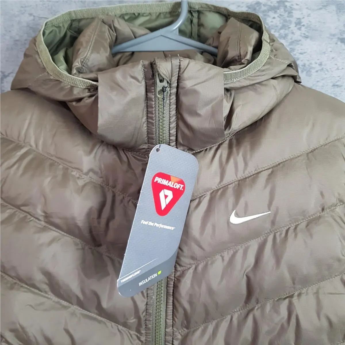 Nike clothing - Green (UPC: 0198482165895) 1