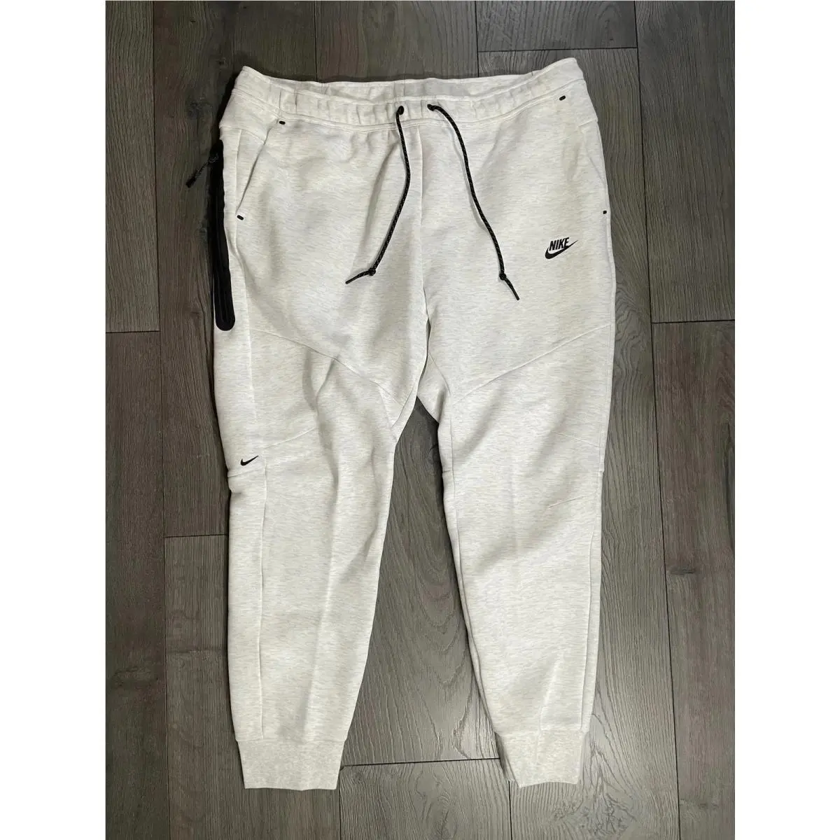 Nike clothing - Gray (UPC: 197602890204) 2