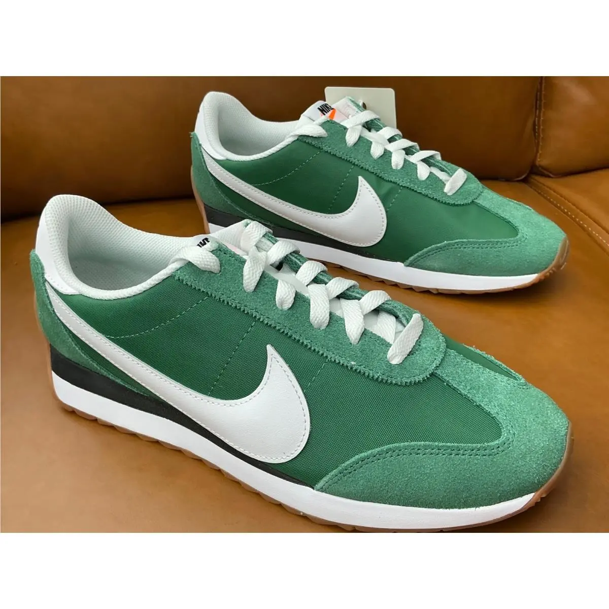 Pacific Sneakers Mens 9 Green HQ2052-300 Evergreen Aura Suede Gum Sole by Nike