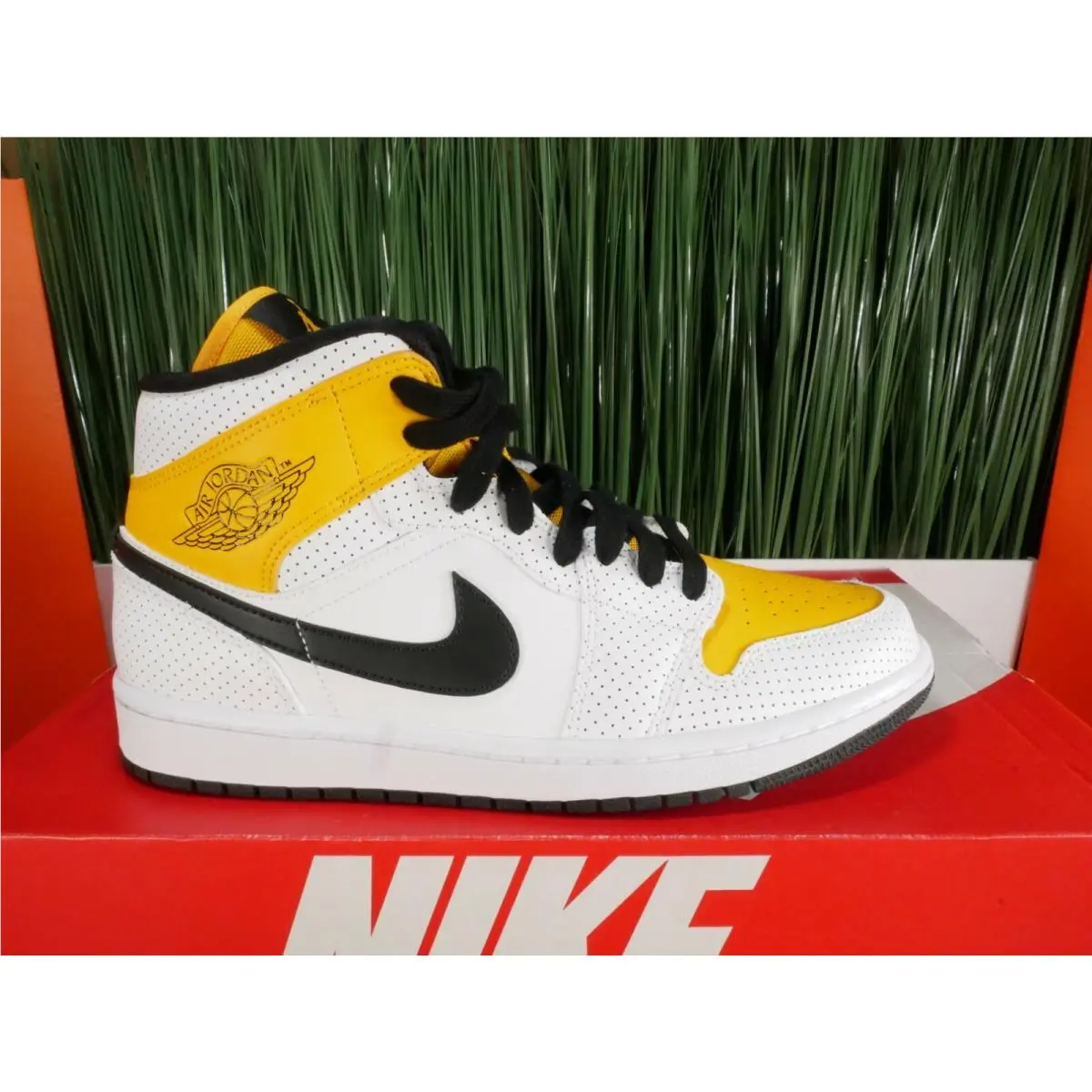 Nike shoes - Air Jordan 1 Mid - Air Mid - White 1
