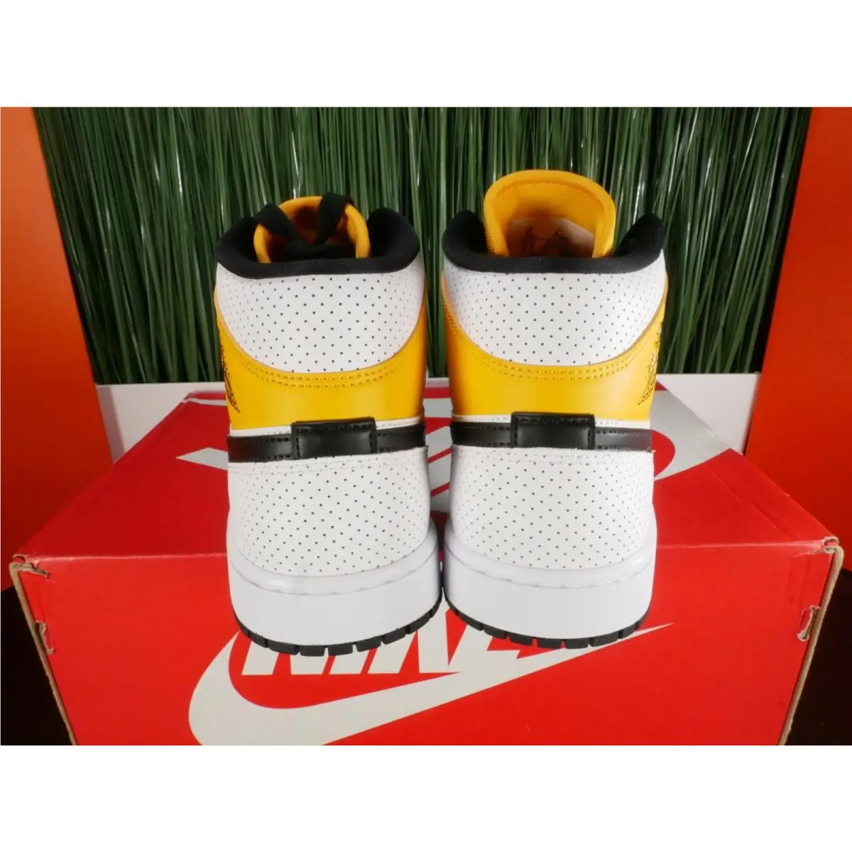 Nike shoes - Air Jordan 1 Mid - Air Mid - White 3