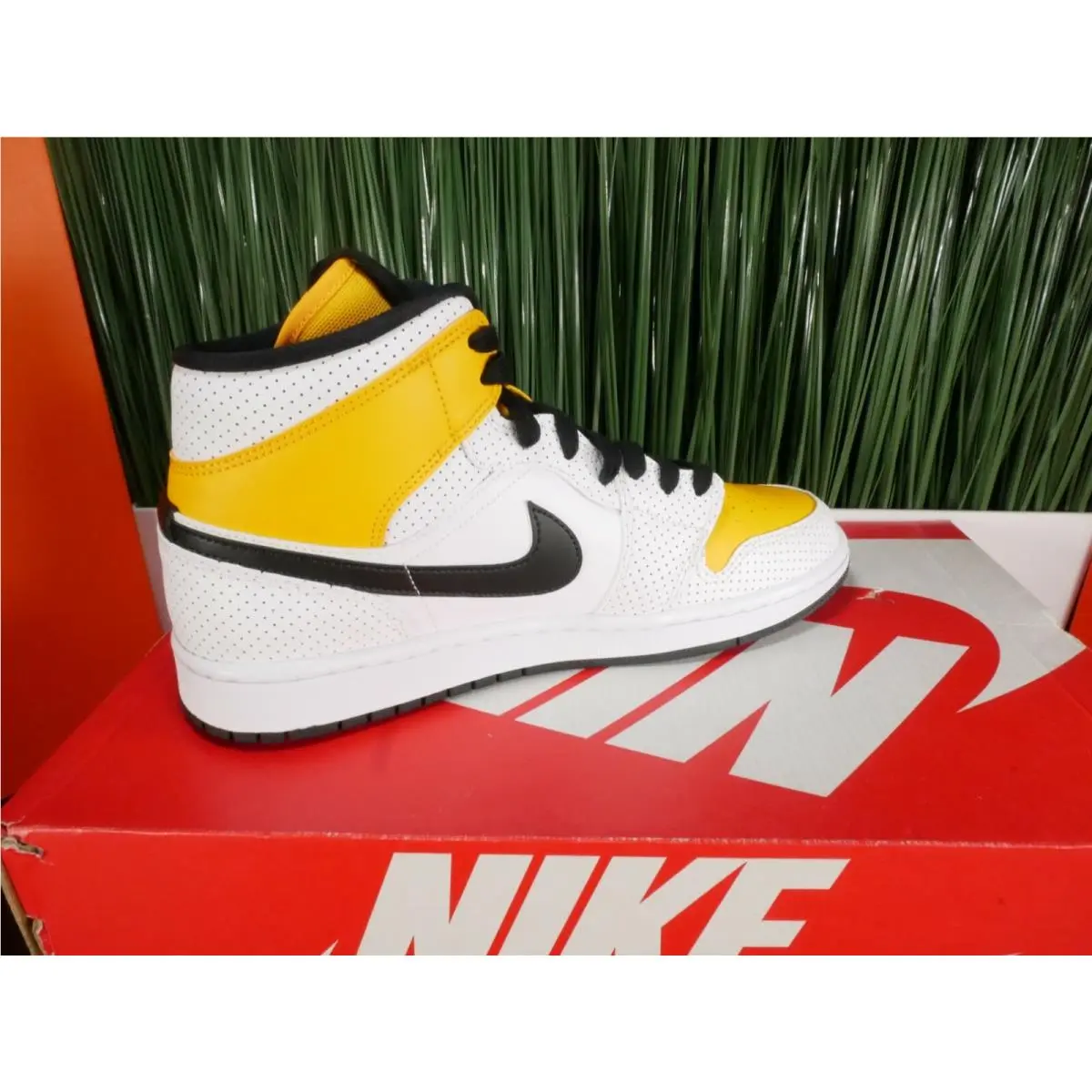 Nike shoes - Air Jordan 1 Mid - Air Mid - White 5