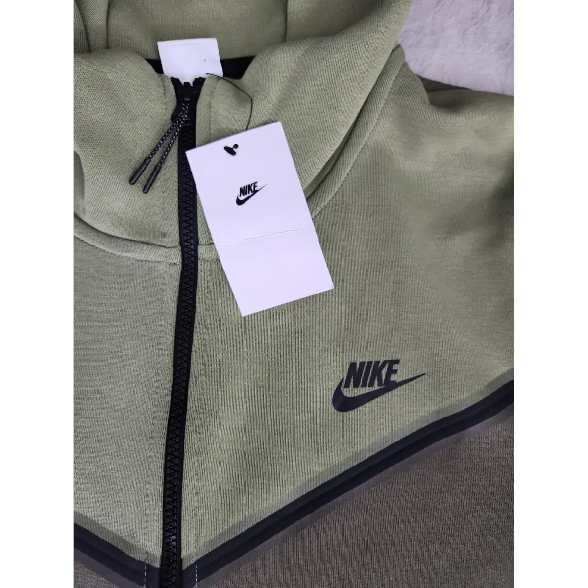 Nike clothing - Green 1