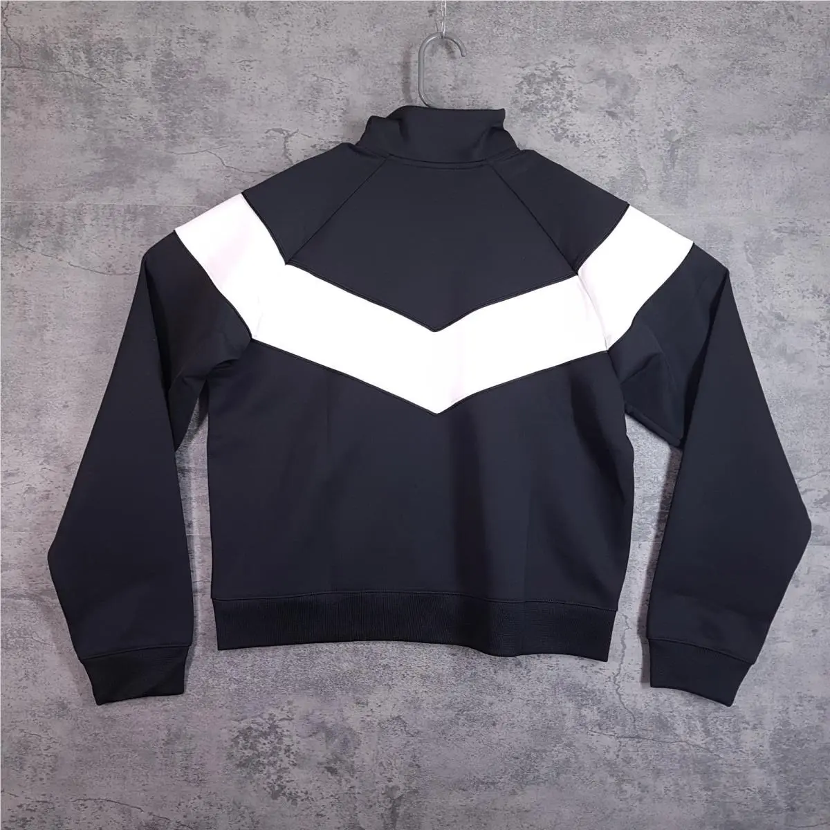 Nike clothing - Black (UPC: 0197862531565) 0